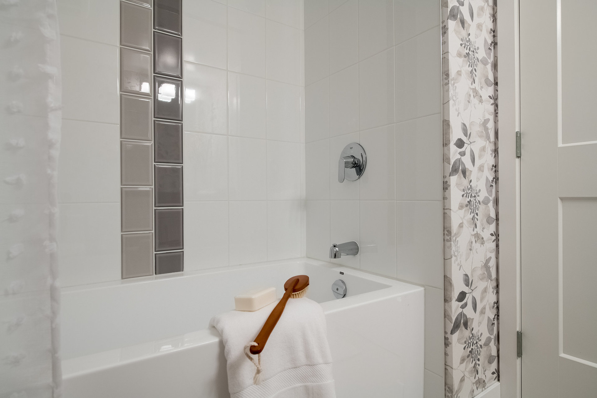 the-grand-at-willow-creek-soaker-tub at 27358 32nd Avenue, Aldergrove Langley, Langley the-grand-at-willow-creek-soaker-tub at 27358 32nd Avenue, Aldergrove Langley, Langley