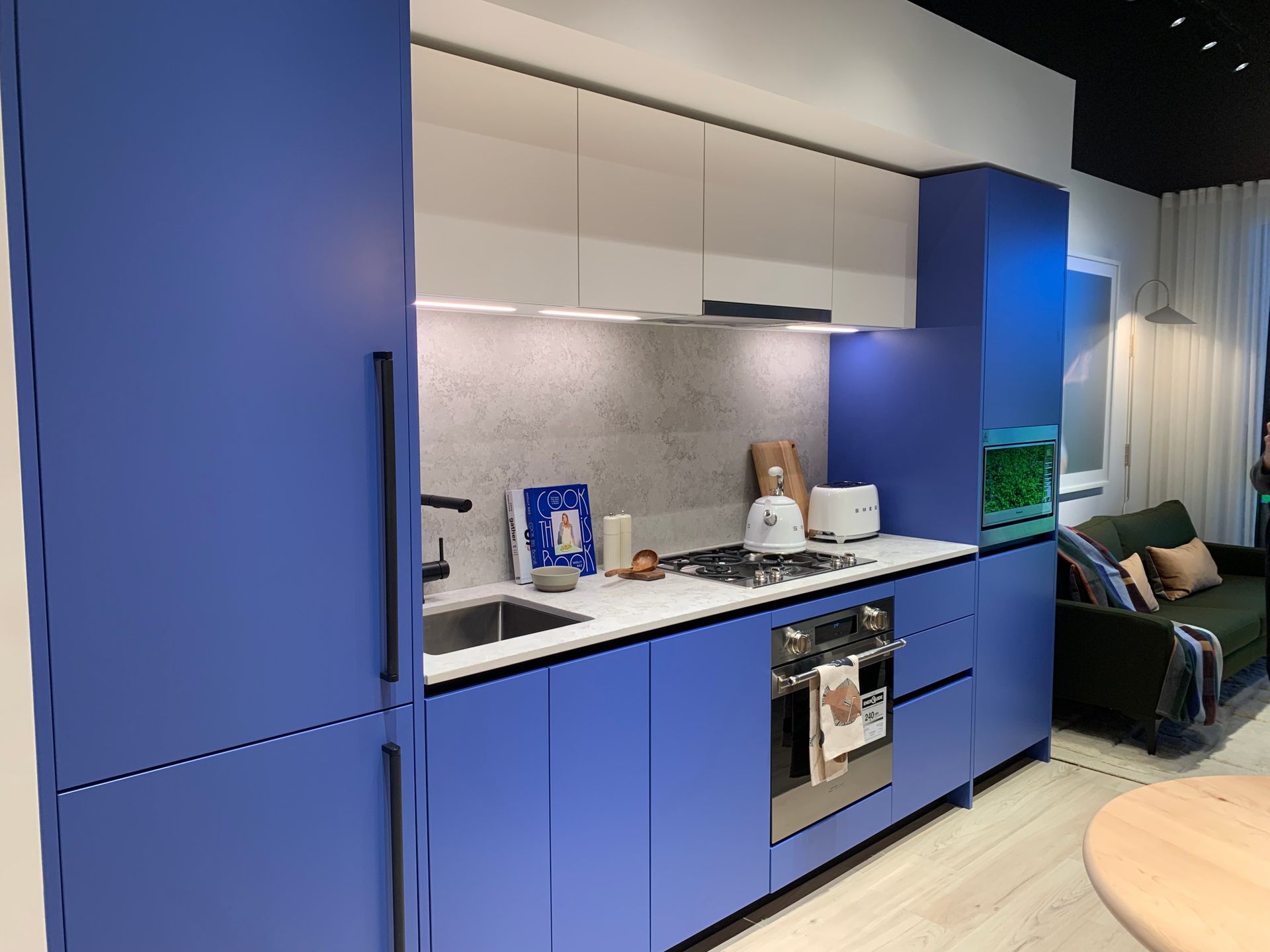 kitchen in inspired colour scheme at 155 E 37 Avenue, Main, Vancouver East kitchen in inspired colour scheme at 155 E 37 Avenue, Main, Vancouver East