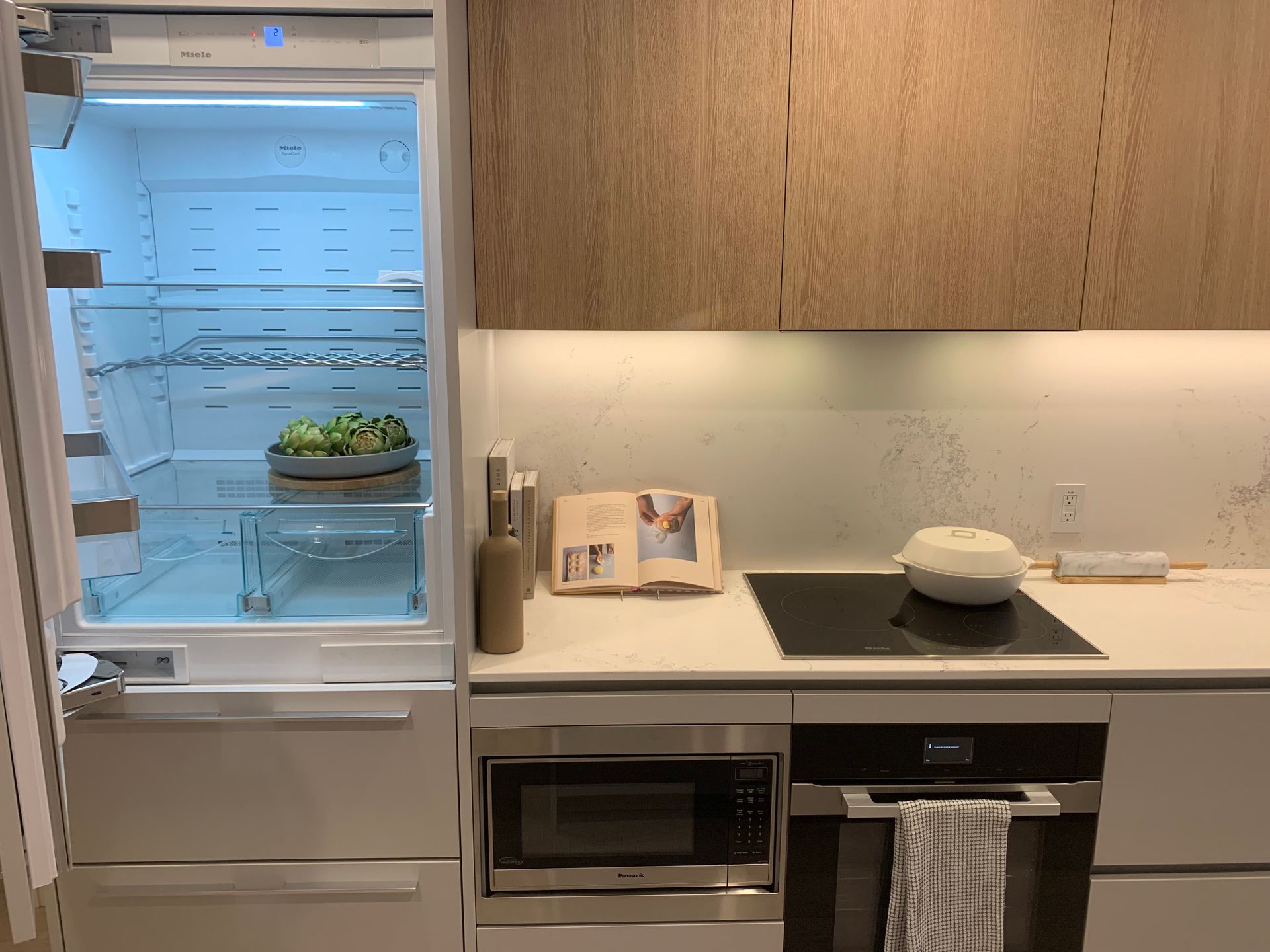 Brentwood Block 1 bed display kitchen with 30 Brentwood Block 1 bed display kitchen with 30