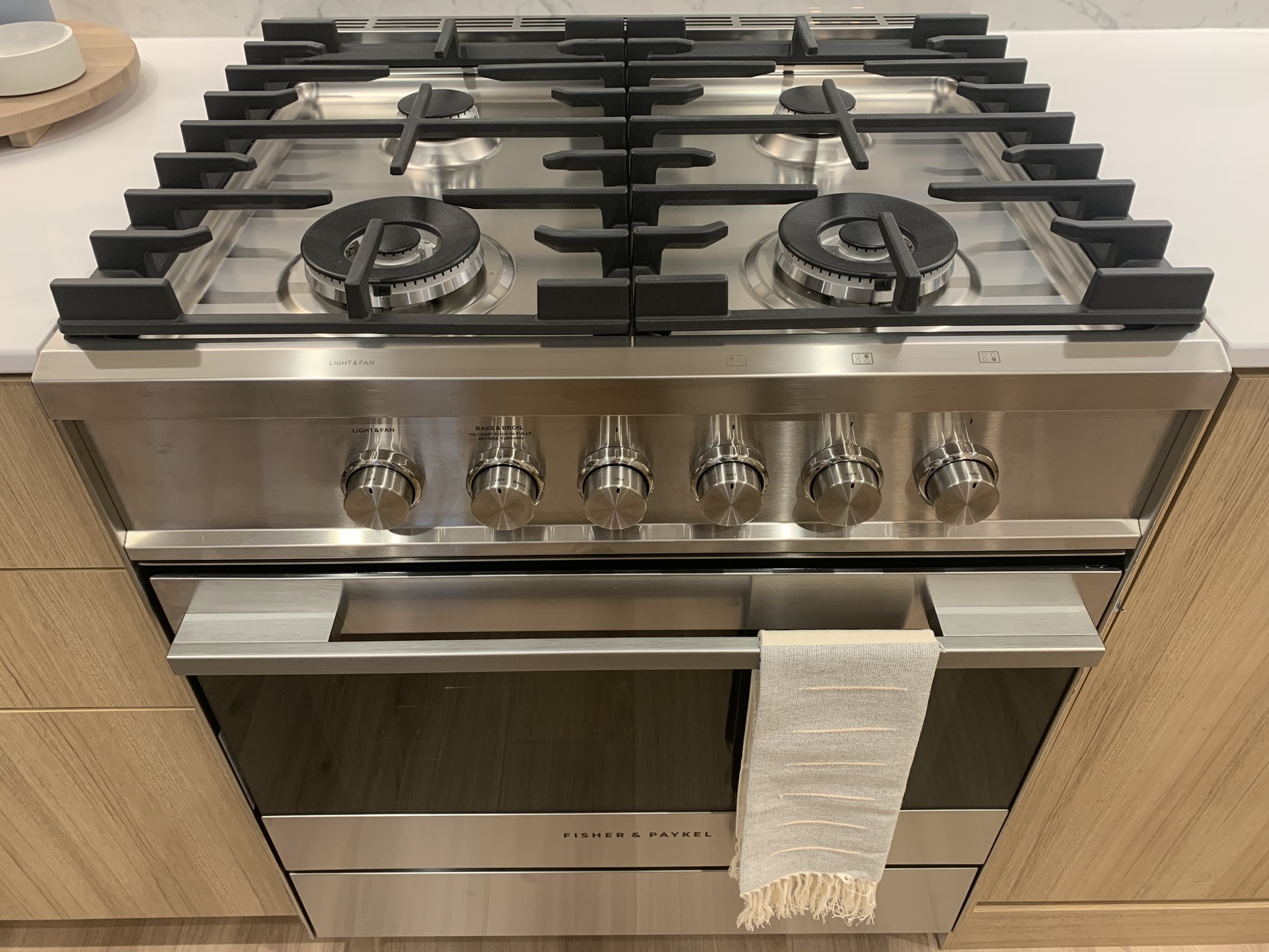 Kin - Fisher & Paykel gas stove at 7470 Buller Avenue, Metrotown, Burnaby South Kin - Fisher & Paykel gas stove at 7470 Buller Avenue, Metrotown, Burnaby South