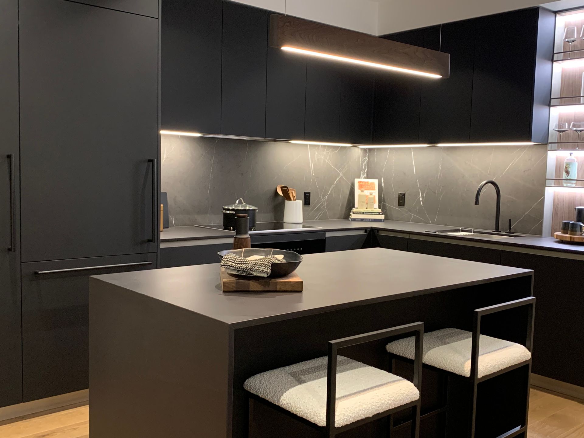 w16 display kitchen in dark scheme at 3220 Cambie Street, Cambie, Vancouver West w16 display kitchen in dark scheme at 3220 Cambie Street, Cambie, Vancouver West