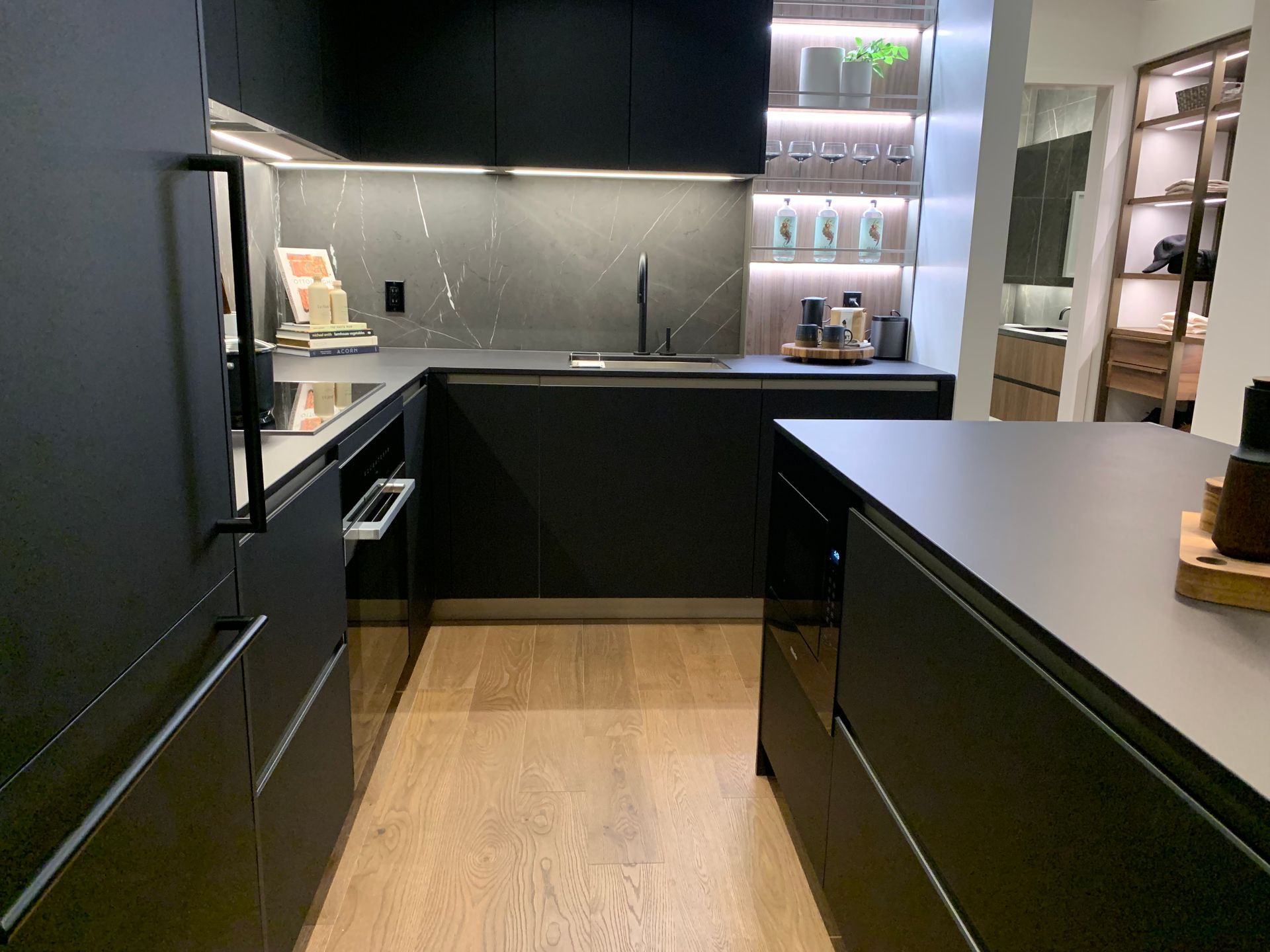 w16 display kitchen in dark scheme at 3220 Cambie Street, Cambie, Vancouver West w16 display kitchen in dark scheme at 3220 Cambie Street, Cambie, Vancouver West