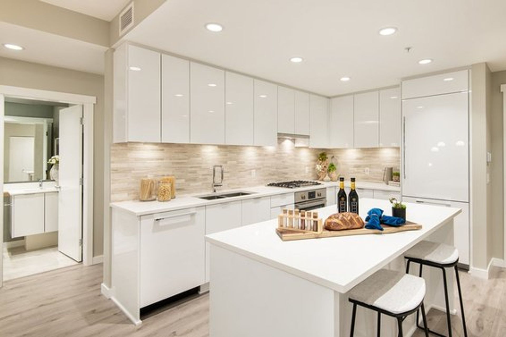 lennox-polygon-kitchen-2 at 1712 Lonsdale Avenue, Central Lonsdale, North Vancouver lennox-polygon-kitchen-2 at 1712 Lonsdale Avenue, Central Lonsdale, North Vancouver