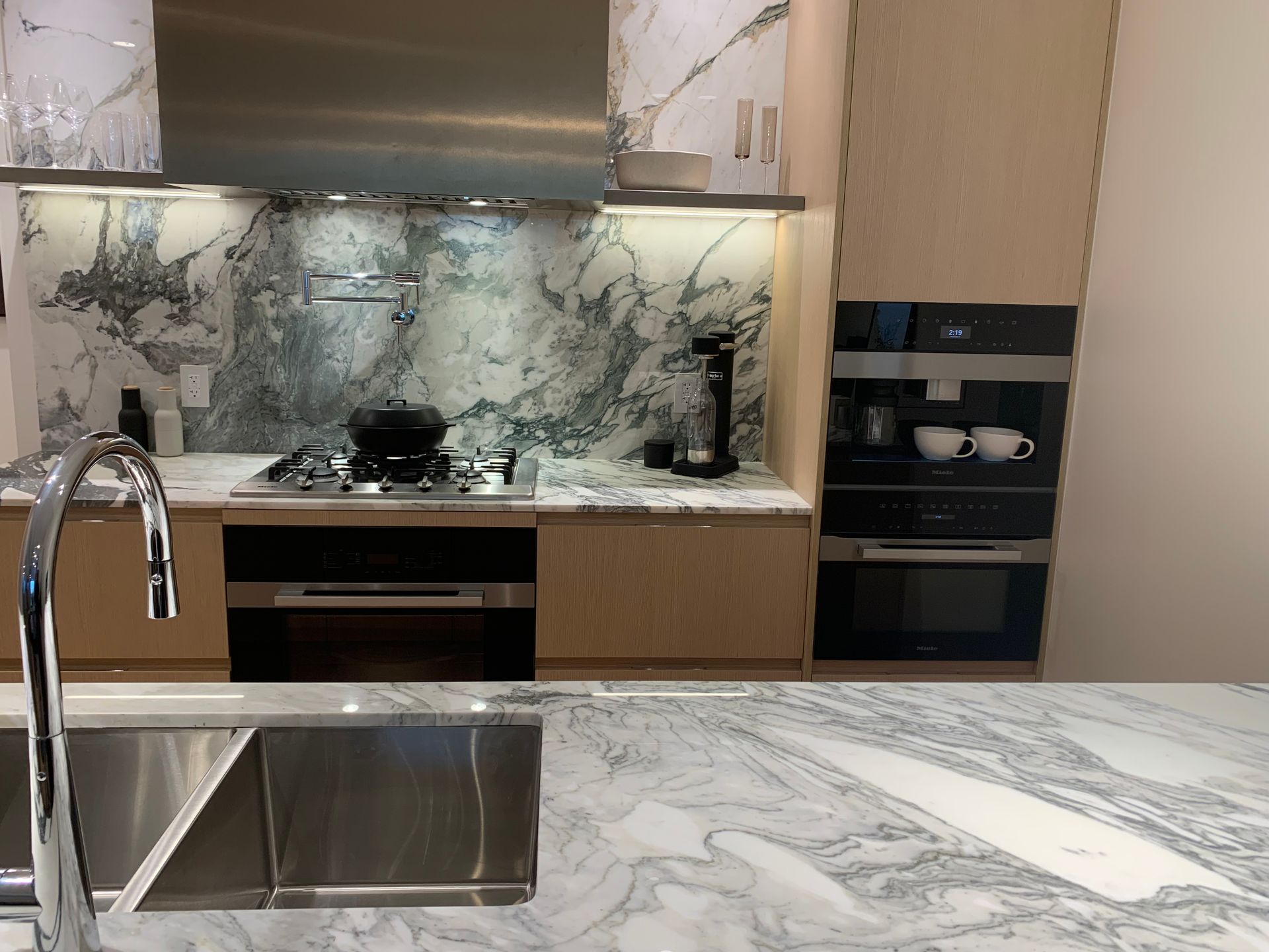 ashleigh 2 bed kitchen display in morning scheme at 5080 & 5138 Ash Street, Oakridge VW, Vancouver West ashleigh 2 bed kitchen display in morning scheme at 5080 & 5138 Ash Street, Oakridge VW, Vancouver West
