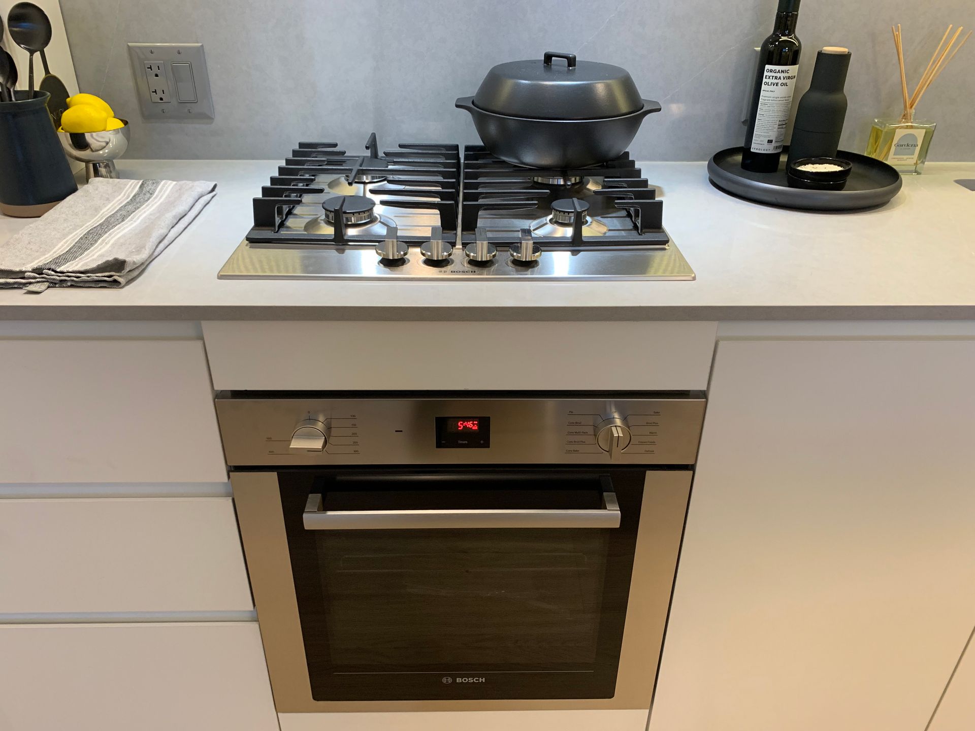 one bed Bosch appliances at 635 Gardena Drive, Coquitlam West, Coquitlam one bed Bosch appliances at 635 Gardena Drive, Coquitlam West, Coquitlam