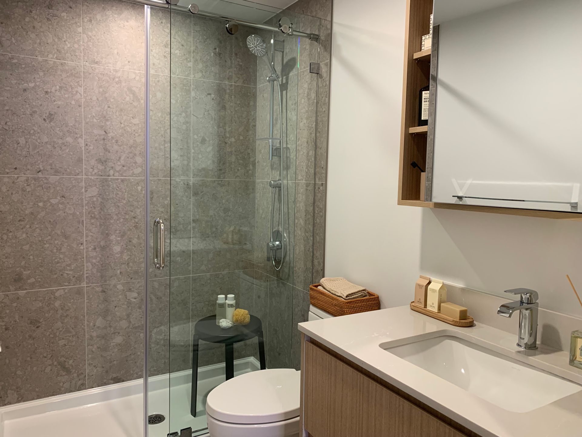 ensuite bathroom with walk-in shower at 635 Gardena Drive, Coquitlam West, Coquitlam ensuite bathroom with walk-in shower at 635 Gardena Drive, Coquitlam West, Coquitlam