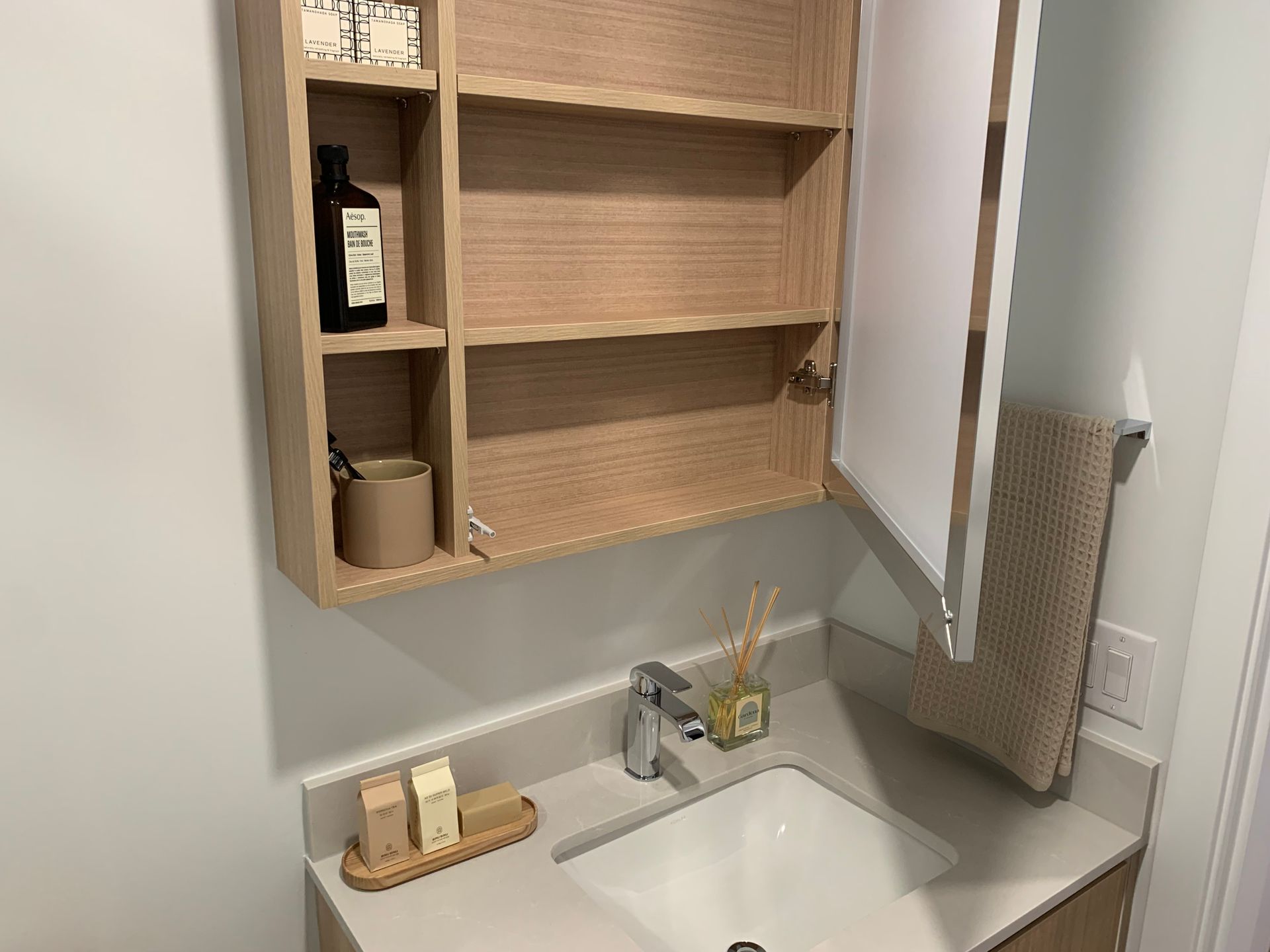 medicine cabinet at 635 Gardena Drive, Coquitlam West, Coquitlam medicine cabinet at 635 Gardena Drive, Coquitlam West, Coquitlam