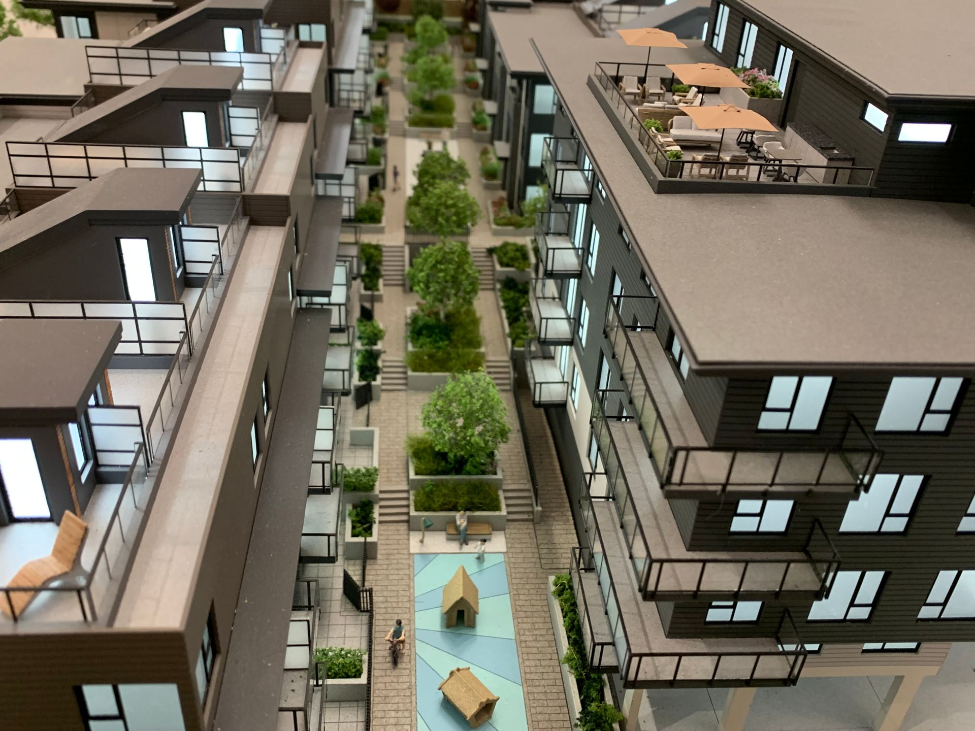 lodana courtyard at 571-609 Rochester Avenue, Coquitlam West, Coquitlam lodana courtyard at 571-609 Rochester Avenue, Coquitlam West, Coquitlam