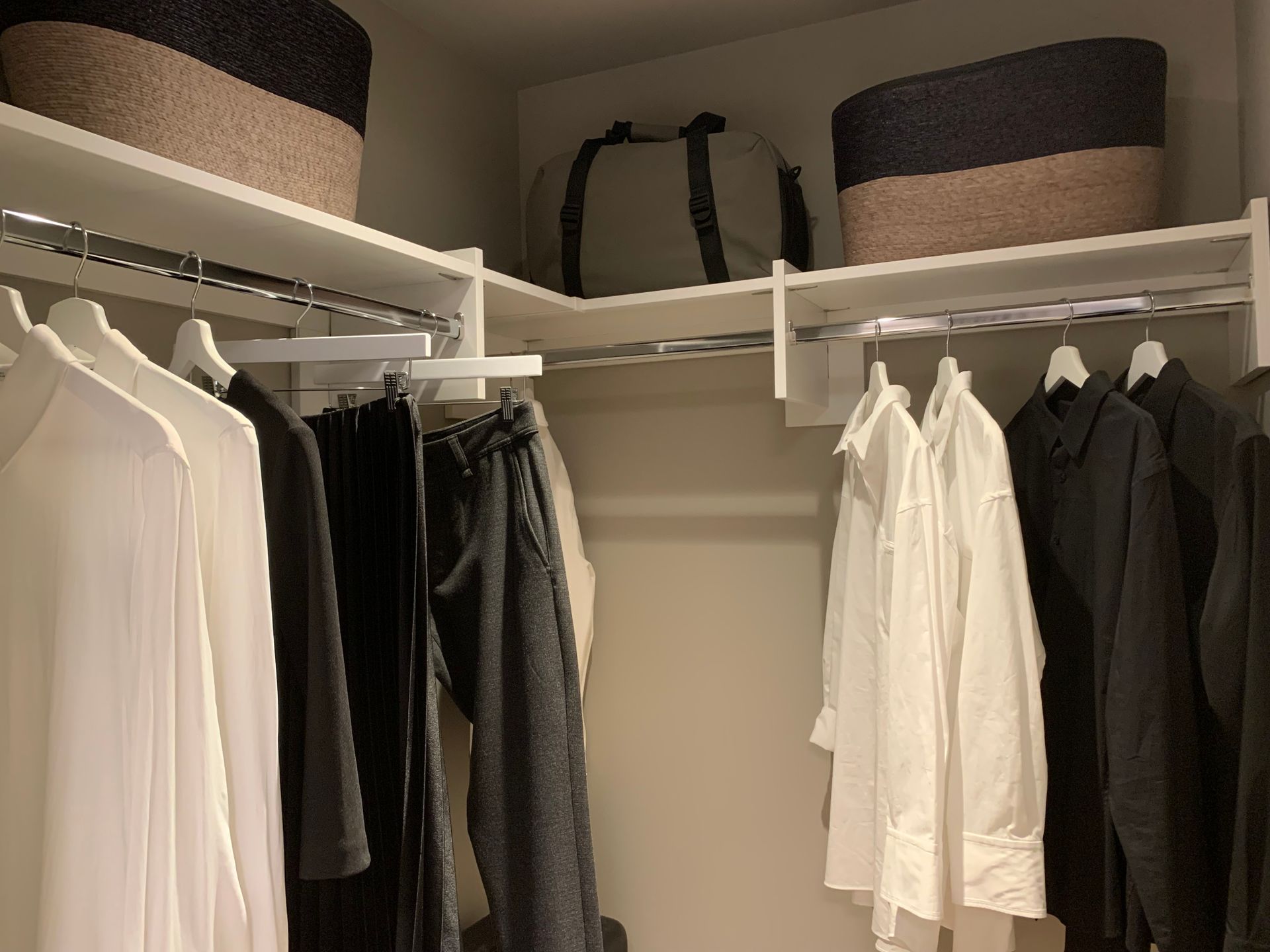 encore display walk-in closet at 53 Kong Court, Coquitlam West, Coquitlam encore display walk-in closet at 53 Kong Court, Coquitlam West, Coquitlam