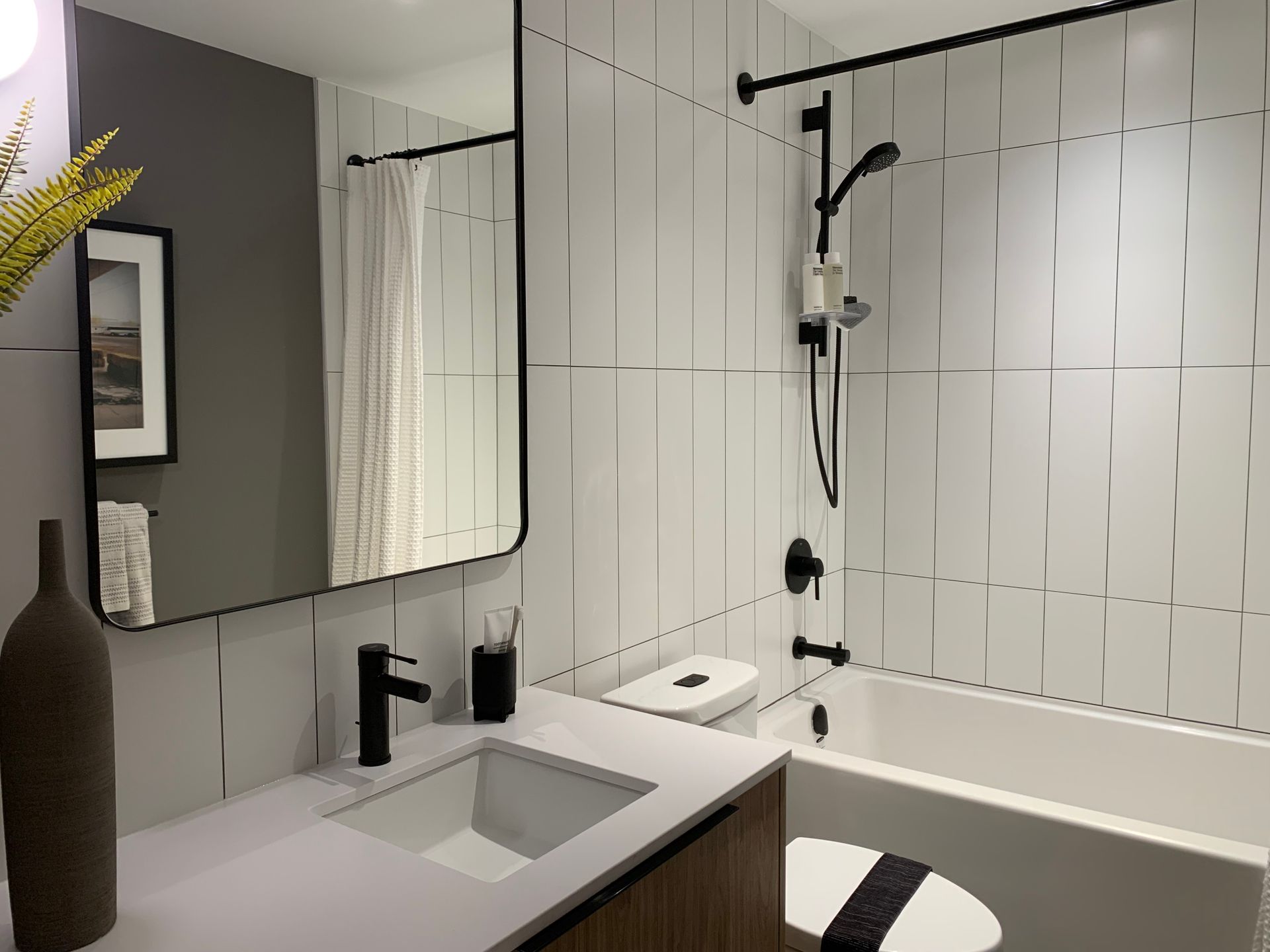 encore bathroom in mill scheme at 53 Kong Court, Coquitlam West, Coquitlam encore bathroom in mill scheme at 53 Kong Court, Coquitlam West, Coquitlam