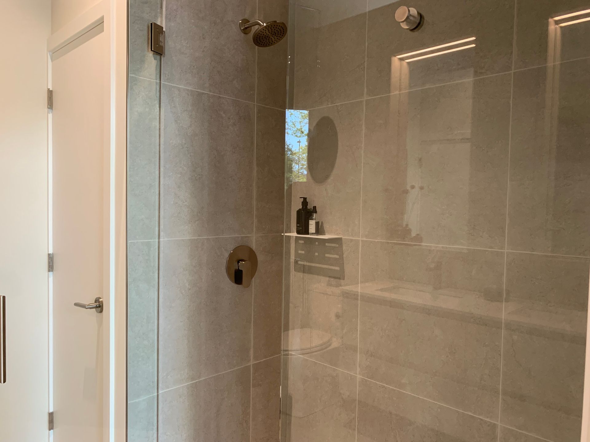 Soenhaus - walk-in shower at 710 Como Lake Avenue, Coquitlam West, Coquitlam Soenhaus - walk-in shower at 710 Como Lake Avenue, Coquitlam West, Coquitlam