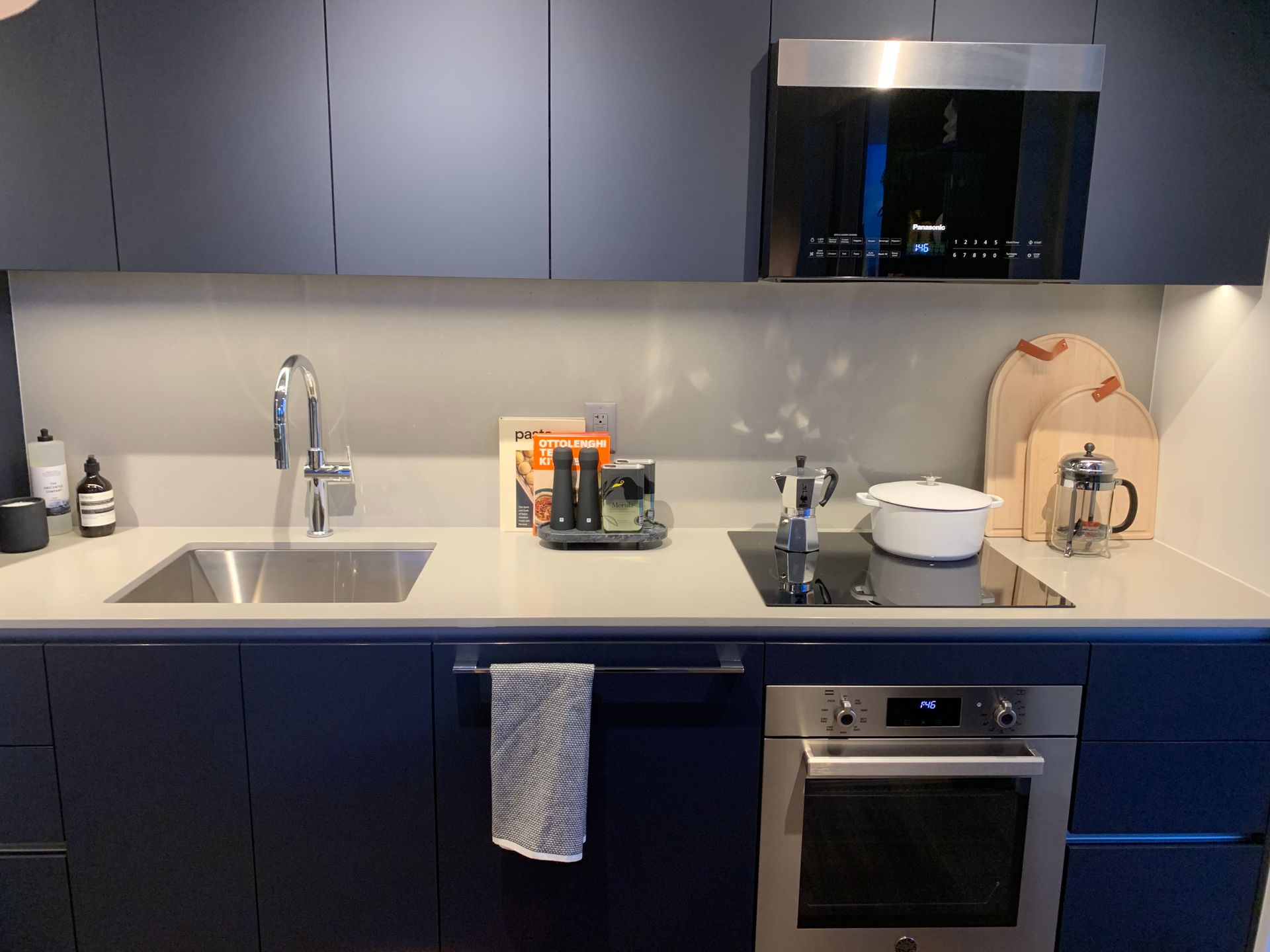 Intersect 2 bed kitchen display in navy blue scheme at 10460 City Parkway, Surrey Central (Central City), North Surrey Intersect 2 bed kitchen display in navy blue scheme at 10460 City Parkway, Surrey Central (Central City), North Surrey