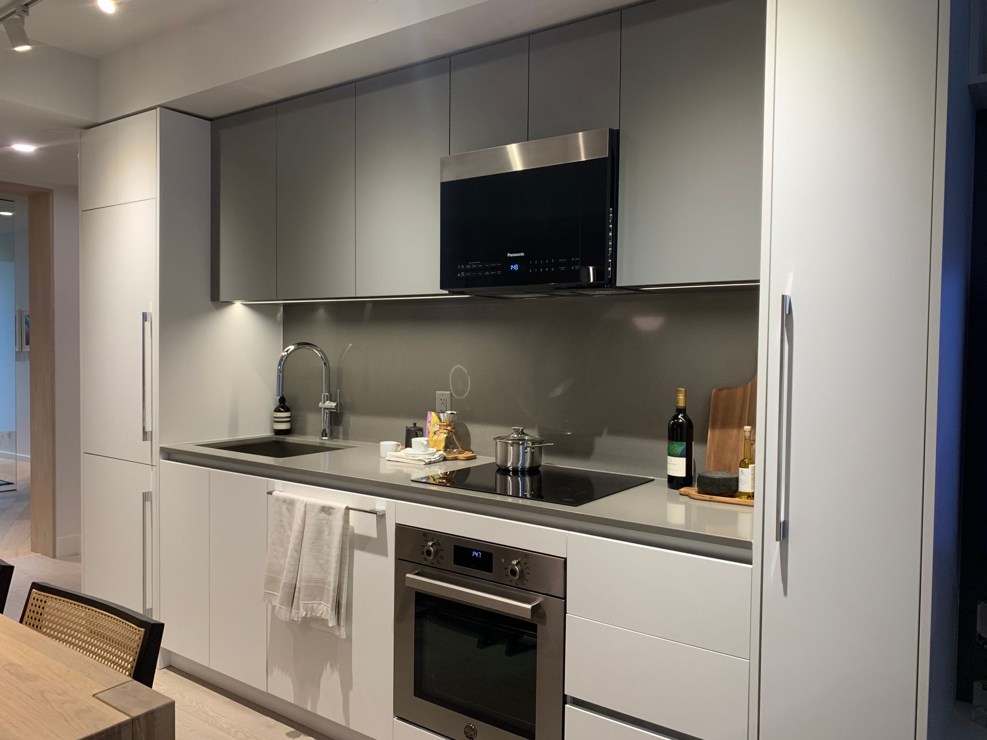 Intersect 1 bed kitchen display in white scheme at 10460 City Parkway, Surrey Central (Central City), North Surrey Intersect 1 bed kitchen display in white scheme at 10460 City Parkway, Surrey Central (Central City), North Surrey