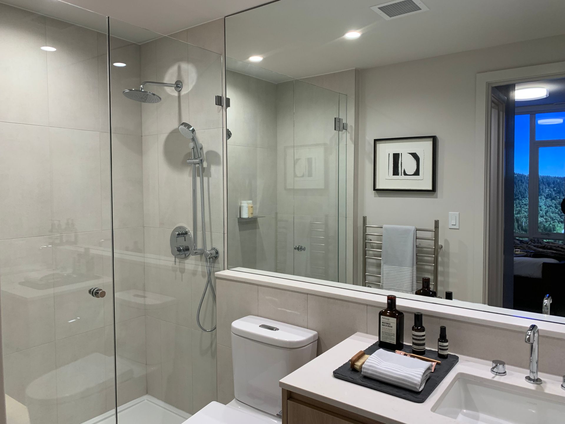 ironwood ensuite bathroom display at 617 Tyndall Street, Coquitlam West, Coquitlam ironwood ensuite bathroom display at 617 Tyndall Street, Coquitlam West, Coquitlam