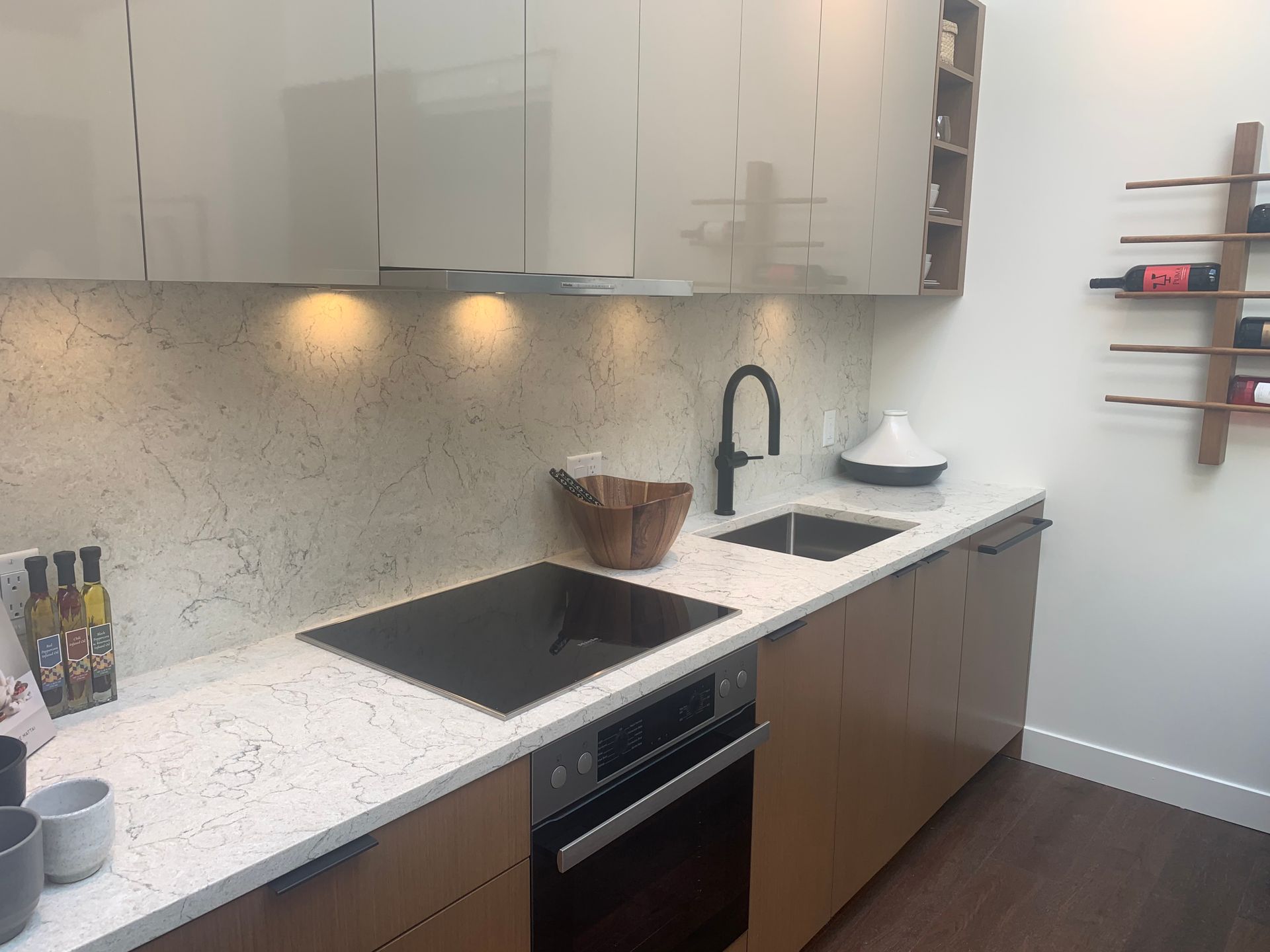 Kitchen in Cambie colour at 828 Cambie Street, Yaletown, Vancouver West Kitchen in Cambie colour at 828 Cambie Street, Yaletown, Vancouver West