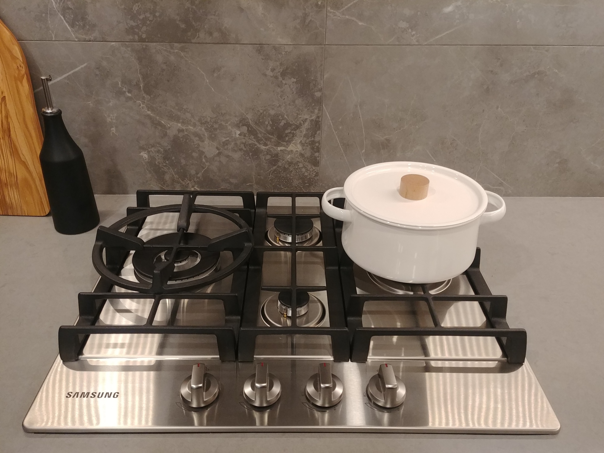 the-holland-gas-cooktop at 10158 133 Street, Whalley, North Surrey the-holland-gas-cooktop at 10158 133 Street, Whalley, North Surrey