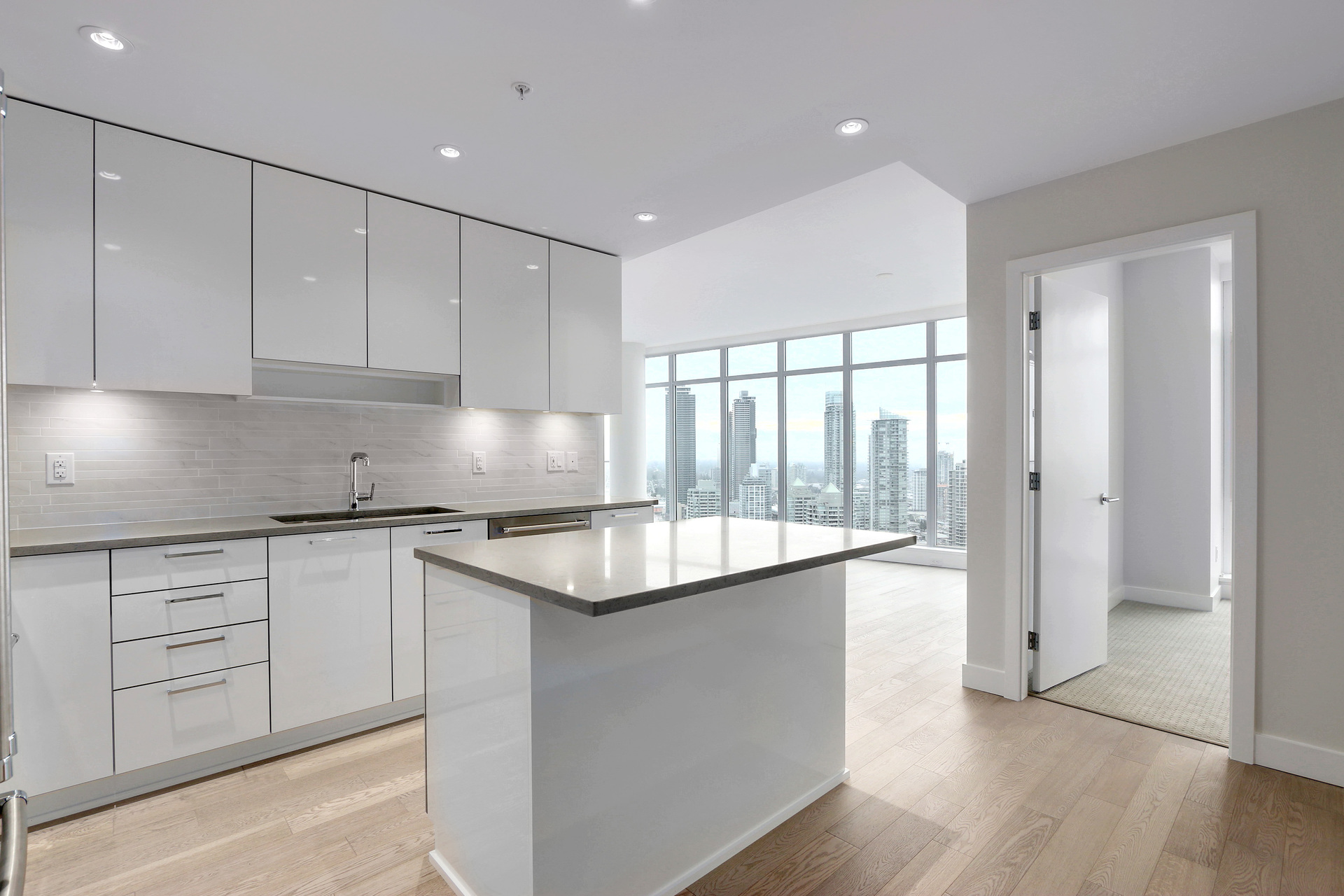 Bright white kitchen at 3610 - 1788 Gilmore Avenue, Willingdon Heights, Burnaby North Bright white kitchen at 3610 - 1788 Gilmore Avenue, Willingdon Heights, Burnaby North