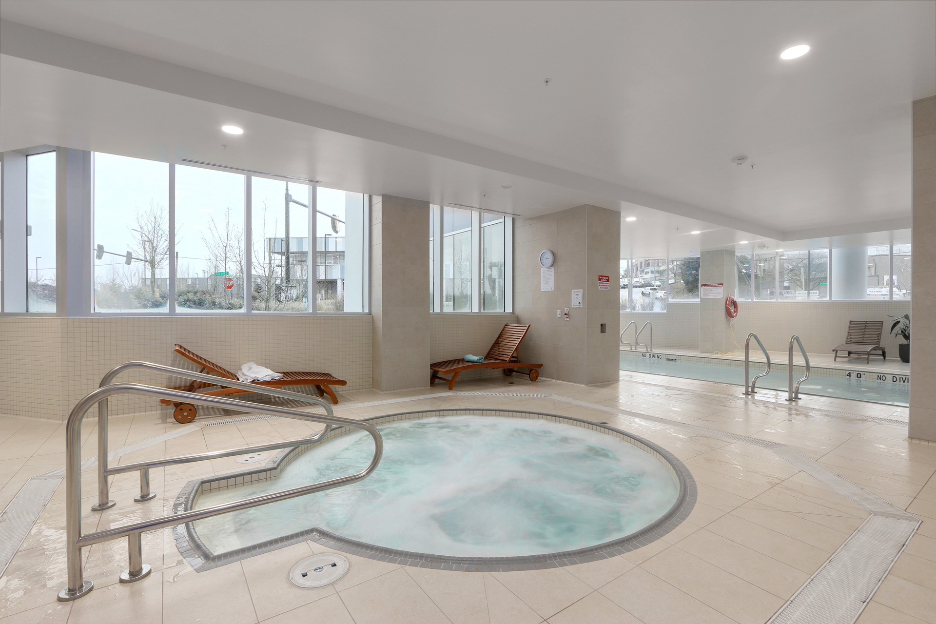 Hot tub at 3610 - 1788 Gilmore Avenue, Willingdon Heights, Burnaby North Hot tub at 3610 - 1788 Gilmore Avenue, Willingdon Heights, Burnaby North
