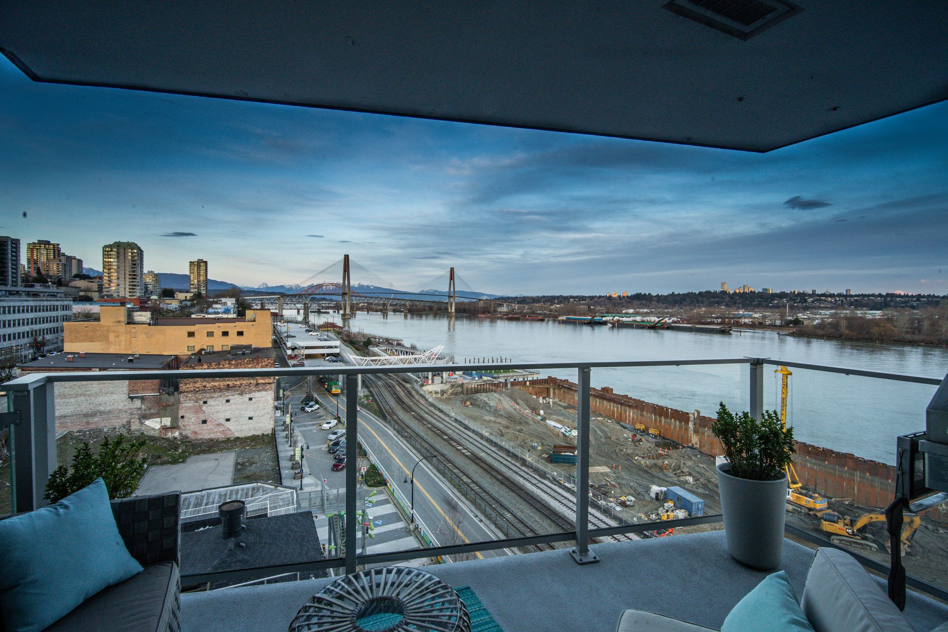 910 - 668 Columbia Street, Quay, New Westminster