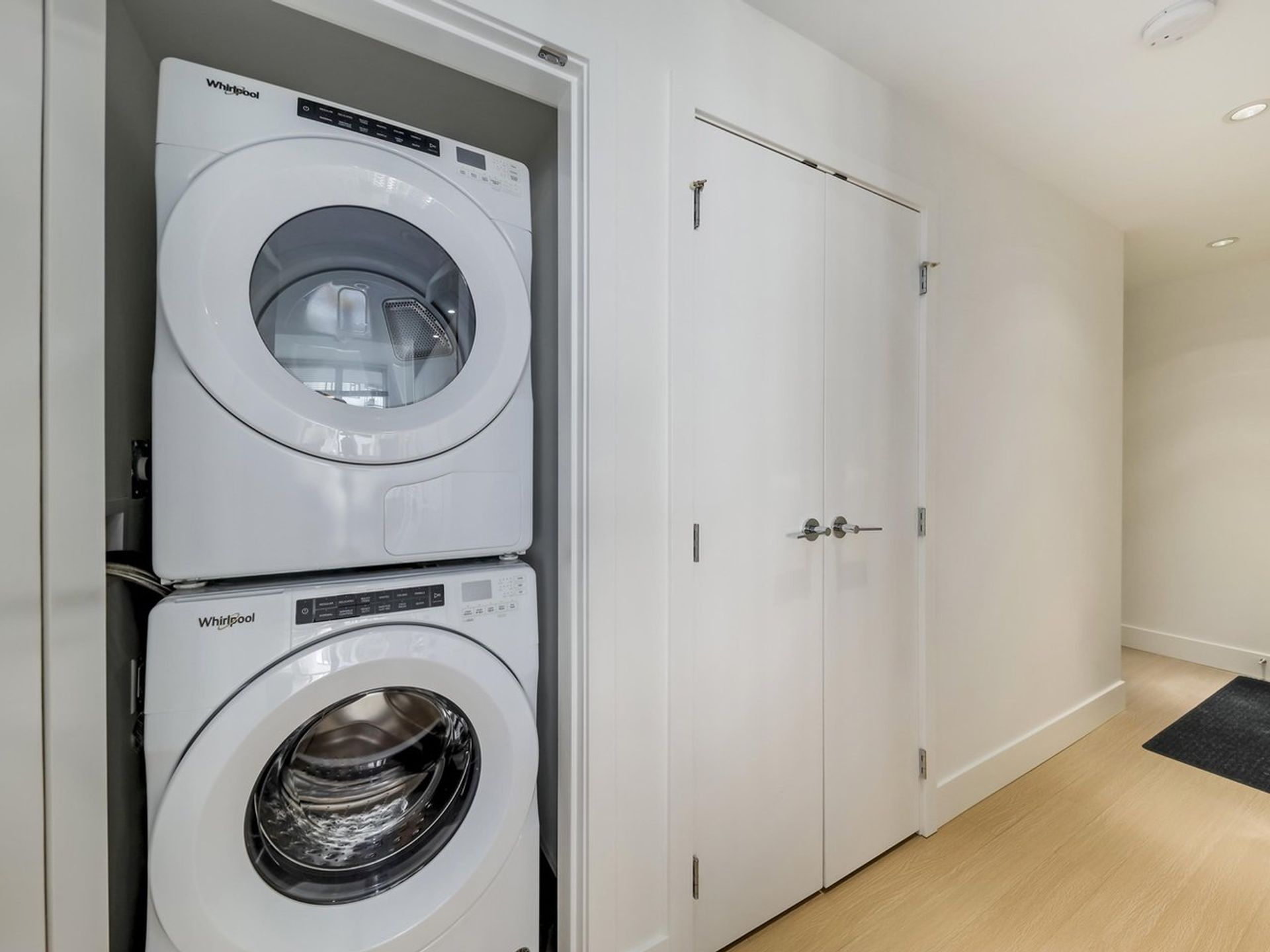 Washer Dryer at 1605 - 7388 Kingsway, Edmonds BE, Burnaby East Washer Dryer at 1605 - 7388 Kingsway, Edmonds BE, Burnaby East