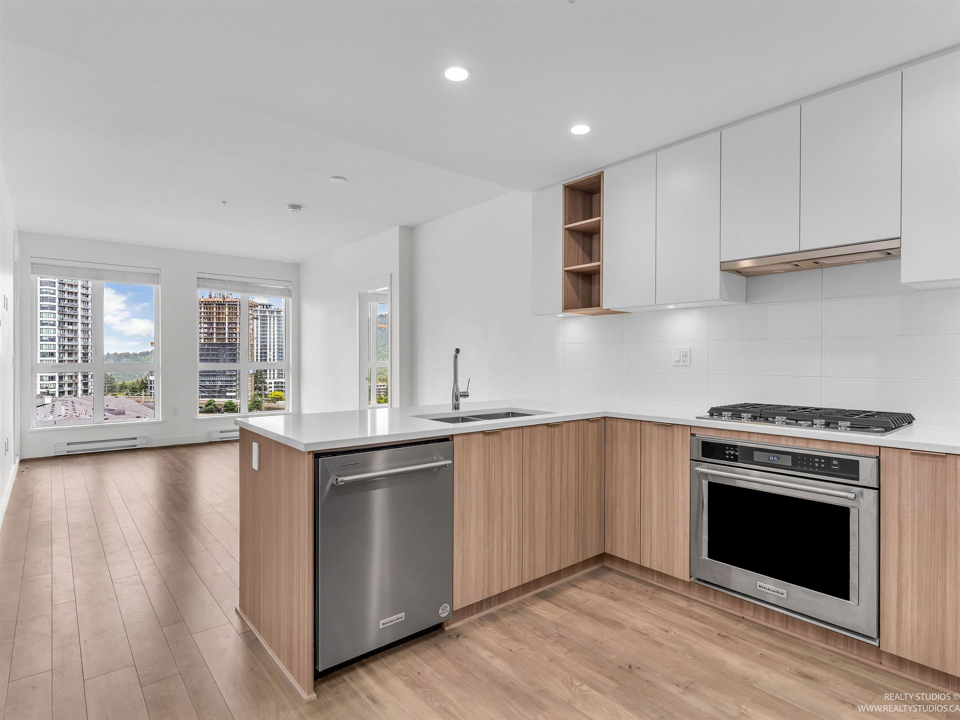 605 - 750 Dogwood Street, Coquitlam West, Coquitlam