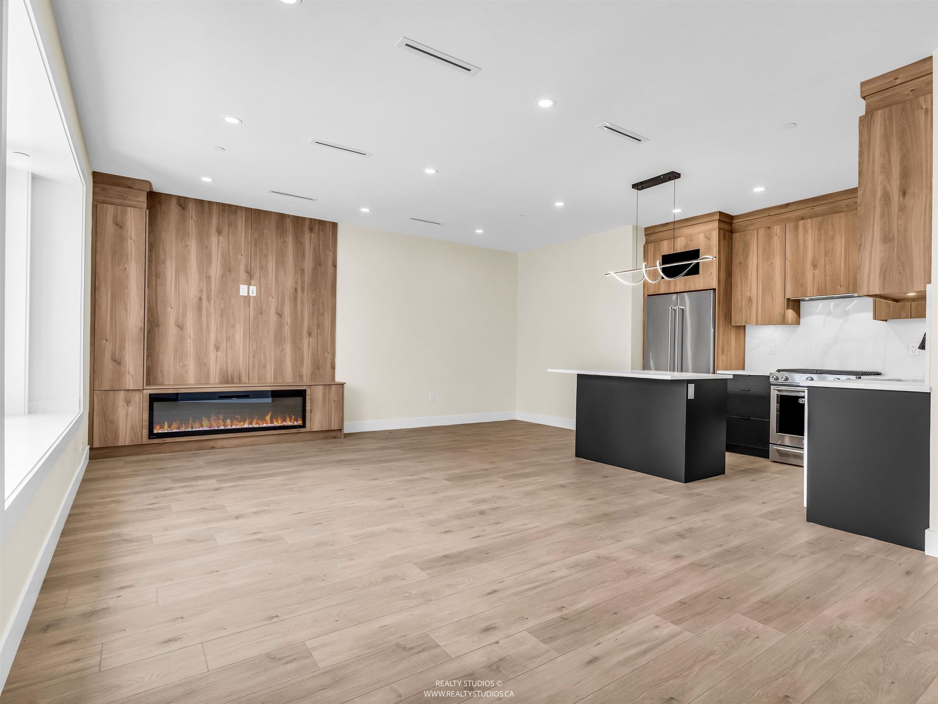 Living area at 1 - 5221 Clarendon Street, Collingwood VE, Vancouver East Living area at 1 - 5221 Clarendon Street, Collingwood VE, Vancouver East