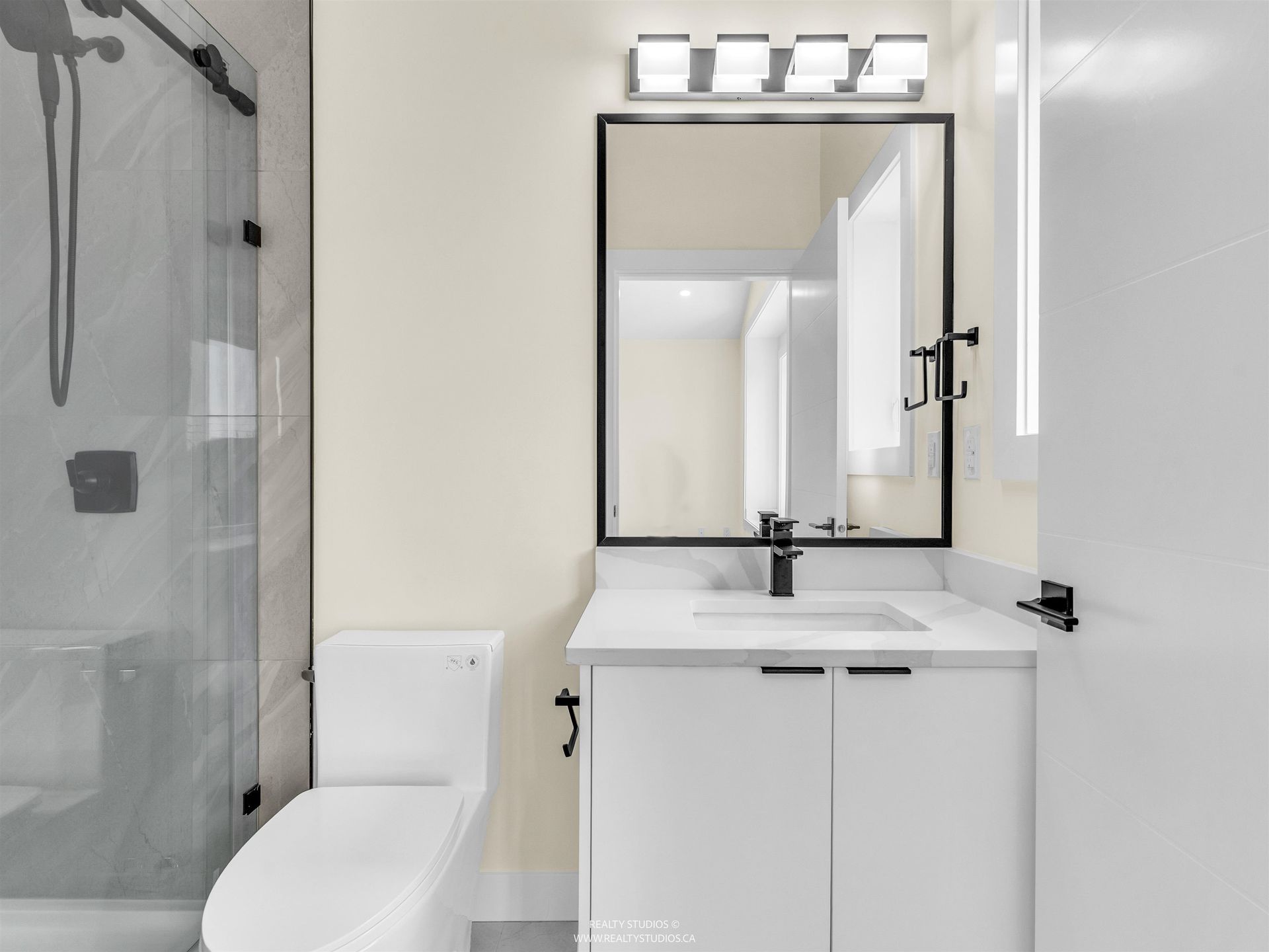 Ensuite at 1 - 5221 Clarendon Street, Collingwood VE, Vancouver East Ensuite at 1 - 5221 Clarendon Street, Collingwood VE, Vancouver East