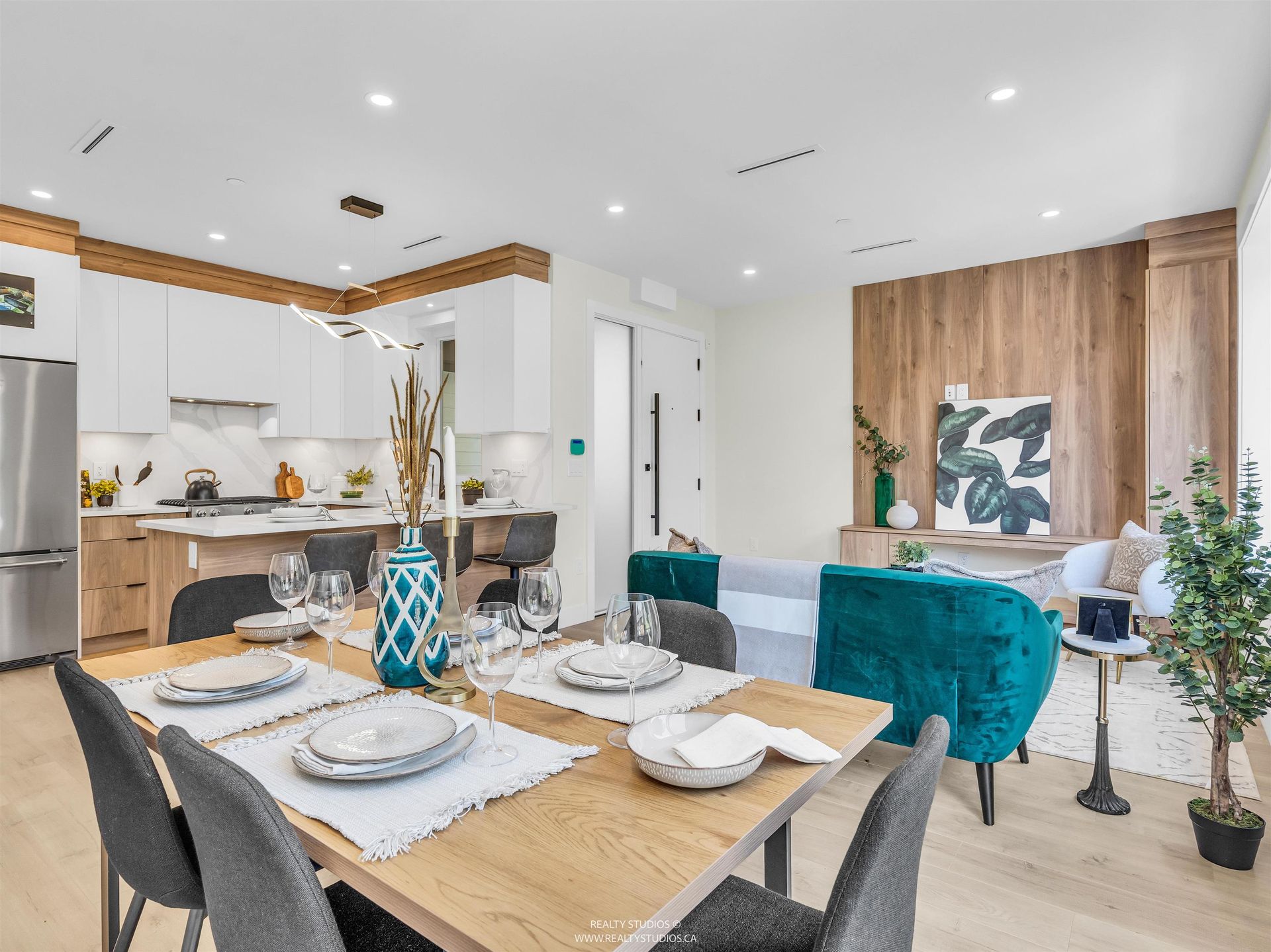 Living level at 2 - 5221 Clarendon Street, Collingwood VE, Vancouver East Living level at 2 - 5221 Clarendon Street, Collingwood VE, Vancouver East