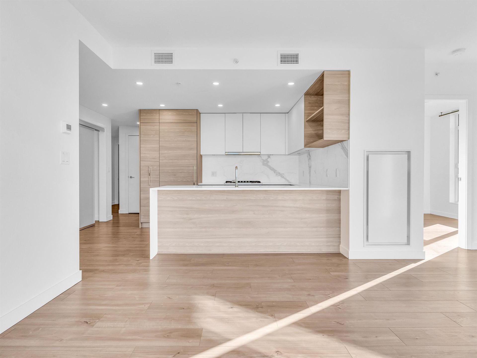 towards kitchen at 1208 - 595 Austin Avenue, Coquitlam West, Coquitlam towards kitchen at 1208 - 595 Austin Avenue, Coquitlam West, Coquitlam
