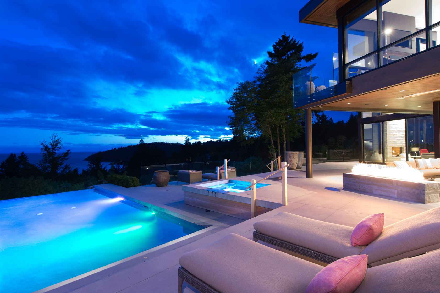 033 at 4112 Burkehill Road, Bayridge, West Vancouver