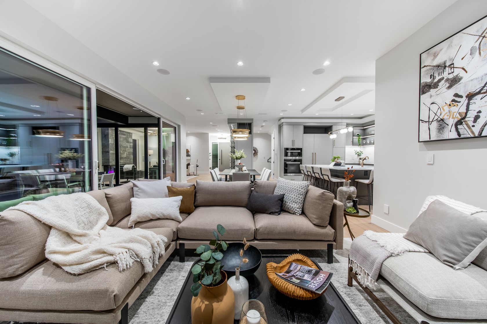 at 510 Roslyn Boulevard, Dollarton, North Vancouver