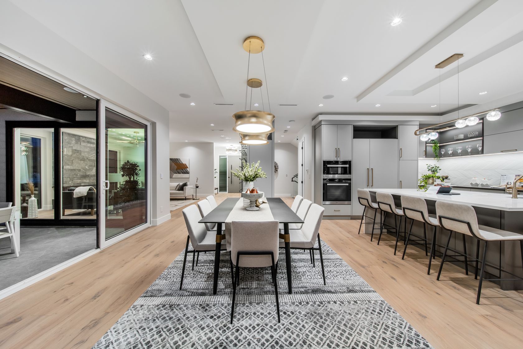 at 510 Roslyn Boulevard, Dollarton, North Vancouver