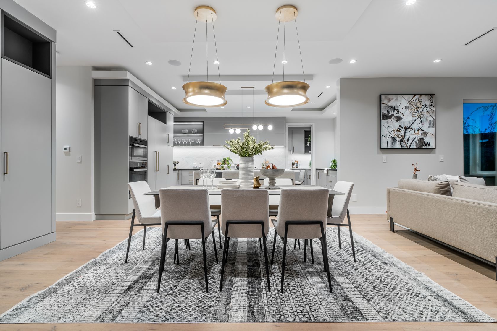 at 510 Roslyn Boulevard, Dollarton, North Vancouver