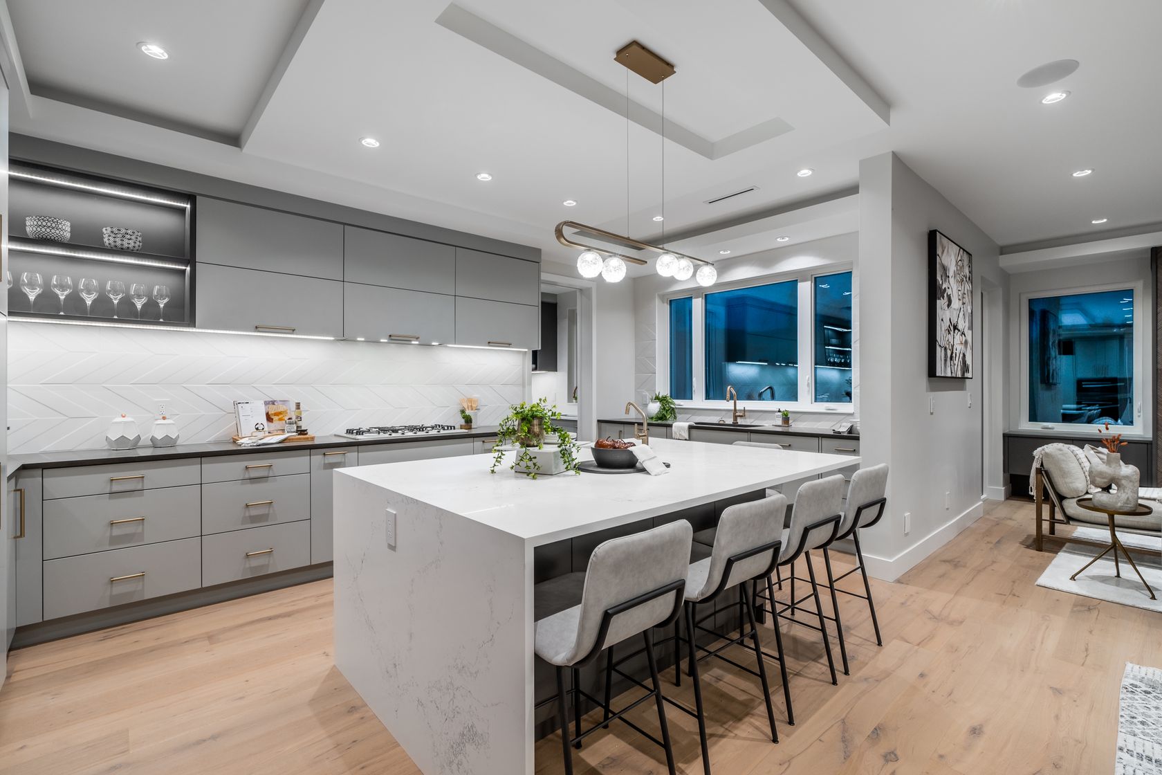 at 510 Roslyn Boulevard, Dollarton, North Vancouver