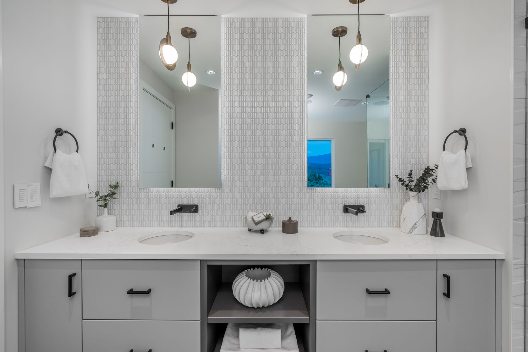 at 510 Roslyn Boulevard, Dollarton, North Vancouver