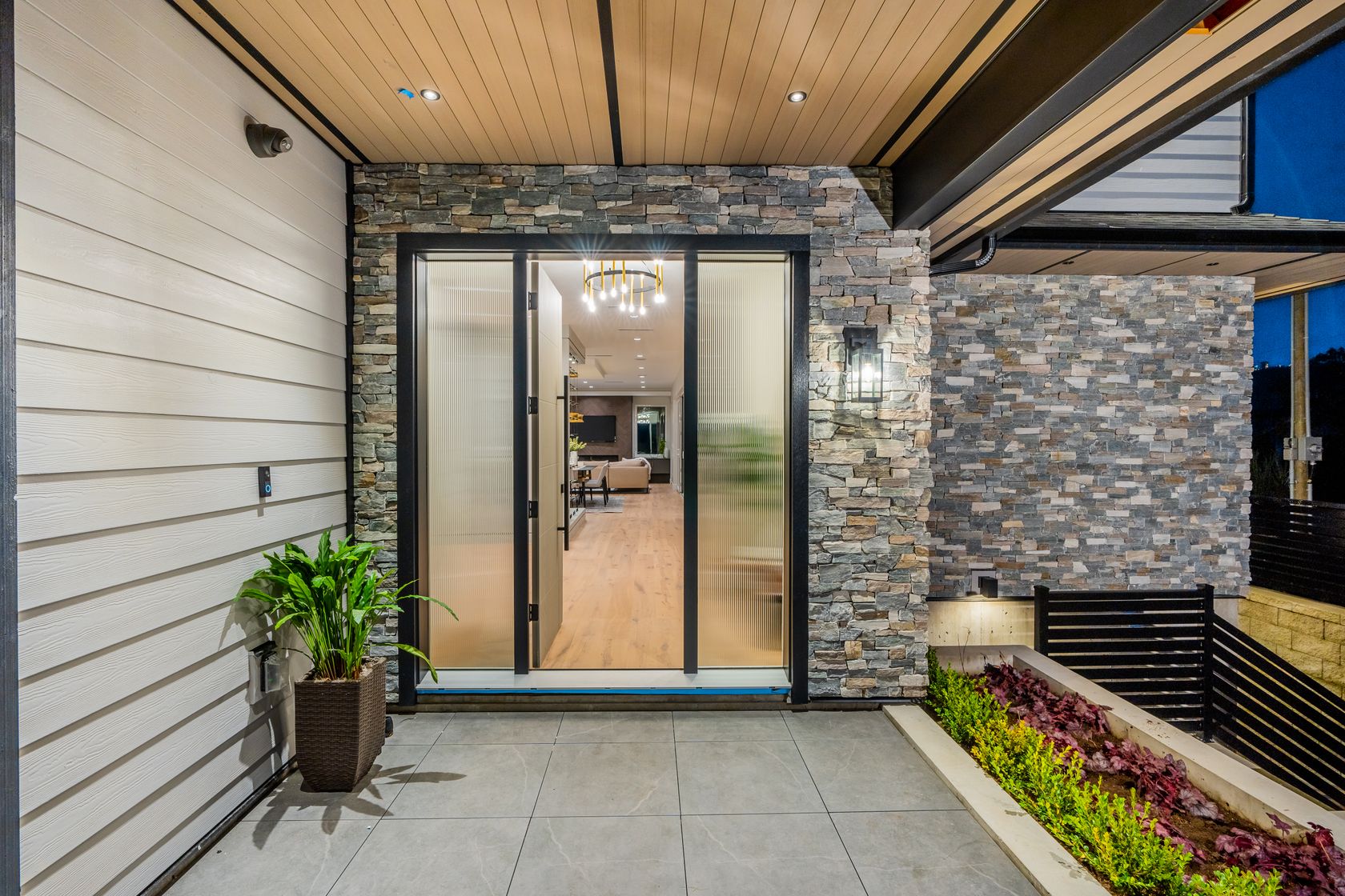 at 510 Roslyn Boulevard, Dollarton, North Vancouver