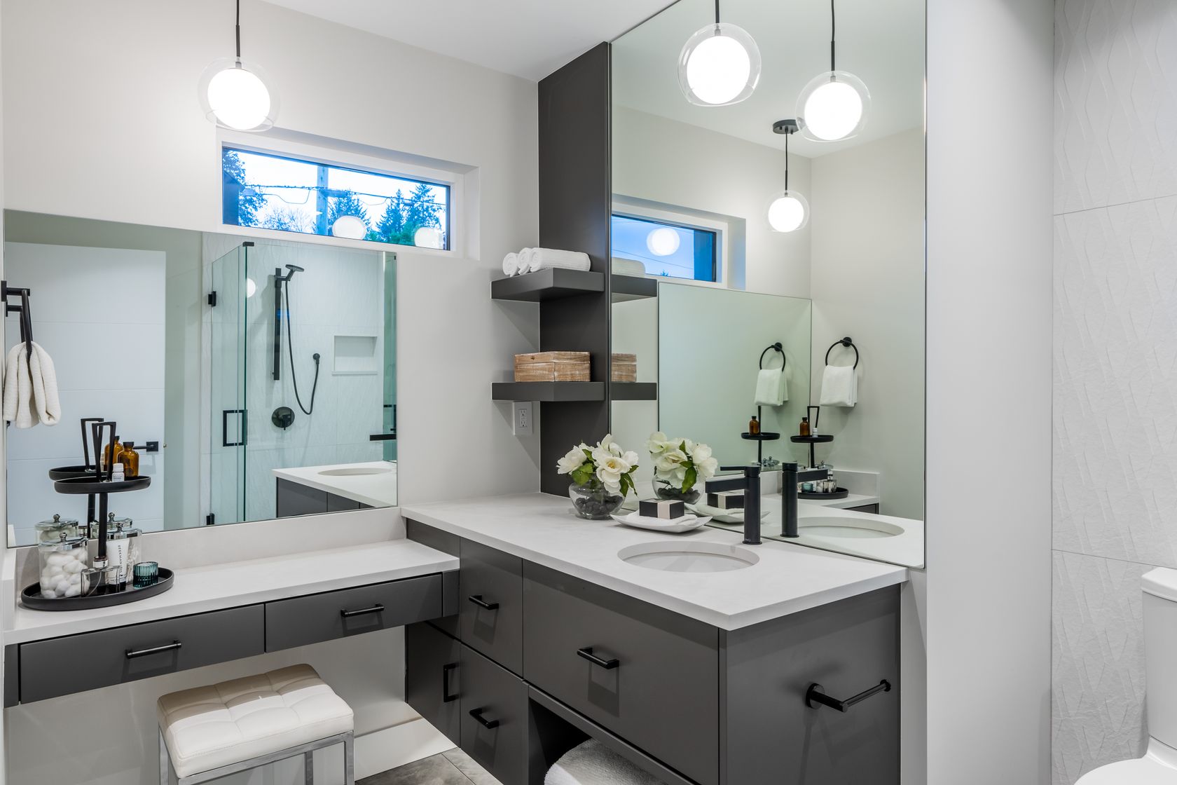 at 510 Roslyn Boulevard, Dollarton, North Vancouver