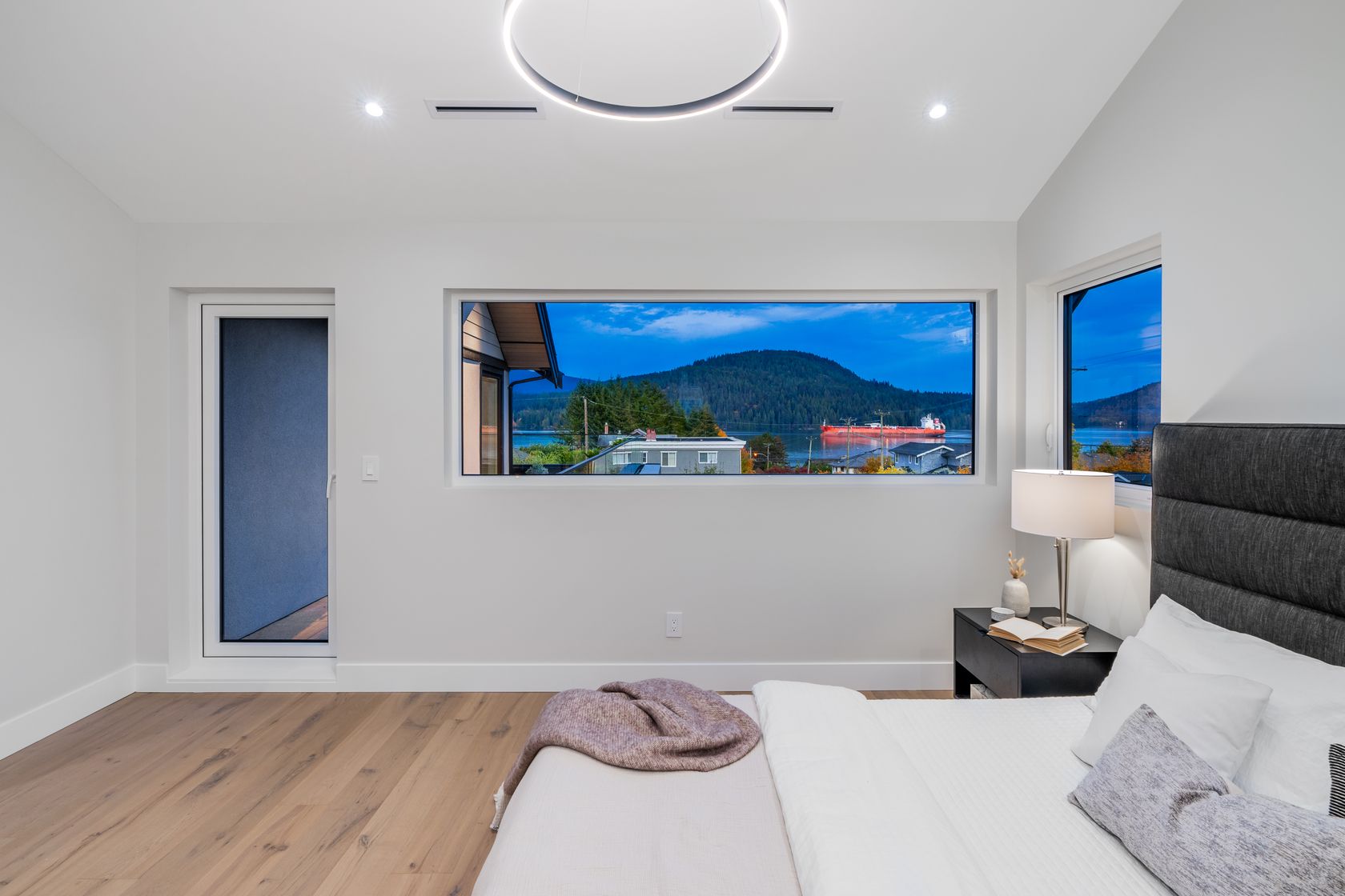 at 510 Roslyn Boulevard, Dollarton, North Vancouver