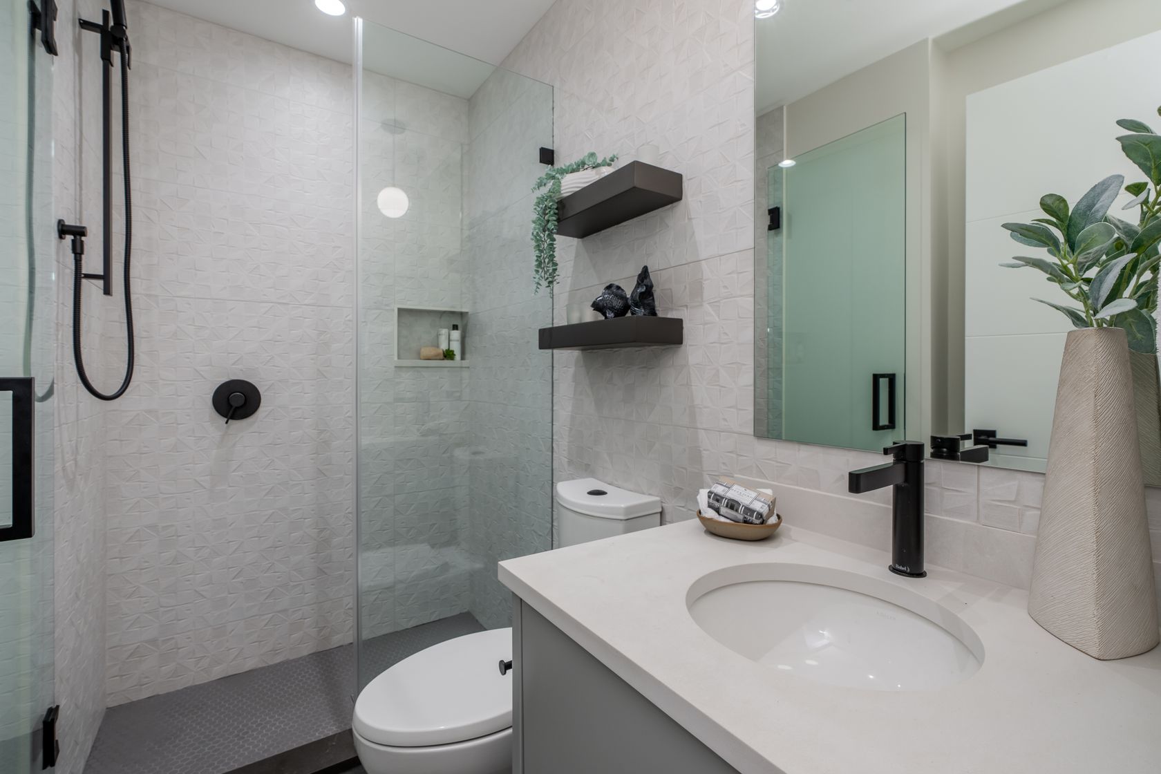 at 510 Roslyn Boulevard, Dollarton, North Vancouver