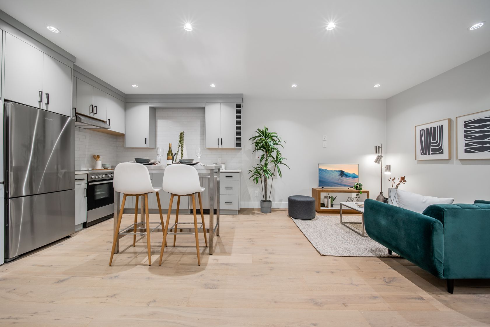 at 510 Roslyn Boulevard, Dollarton, North Vancouver