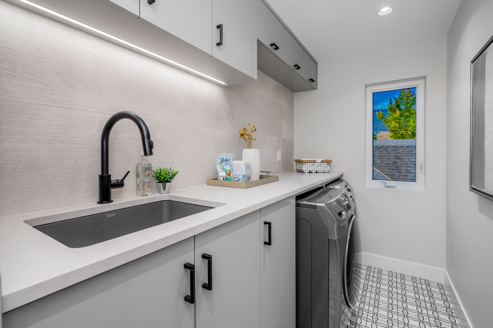 at 510 Roslyn Boulevard, Dollarton, North Vancouver