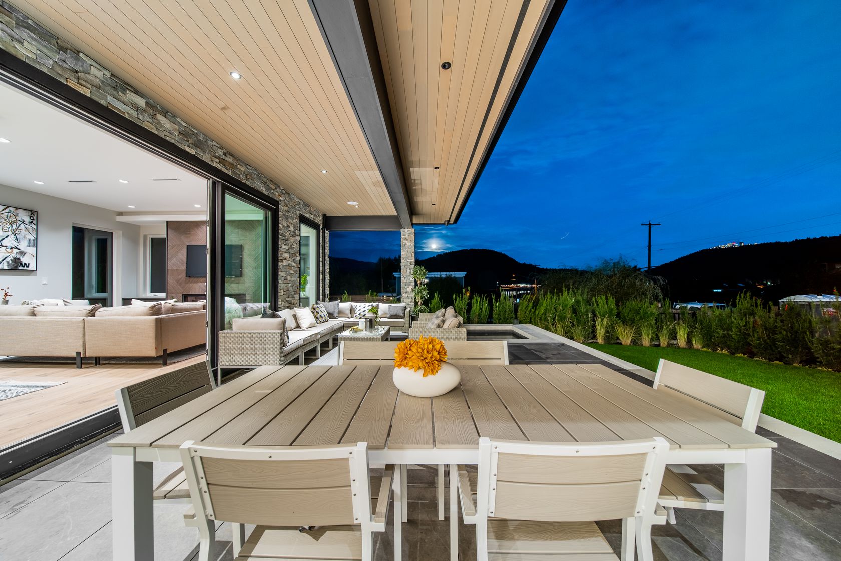 at 510 Roslyn Boulevard, Dollarton, North Vancouver