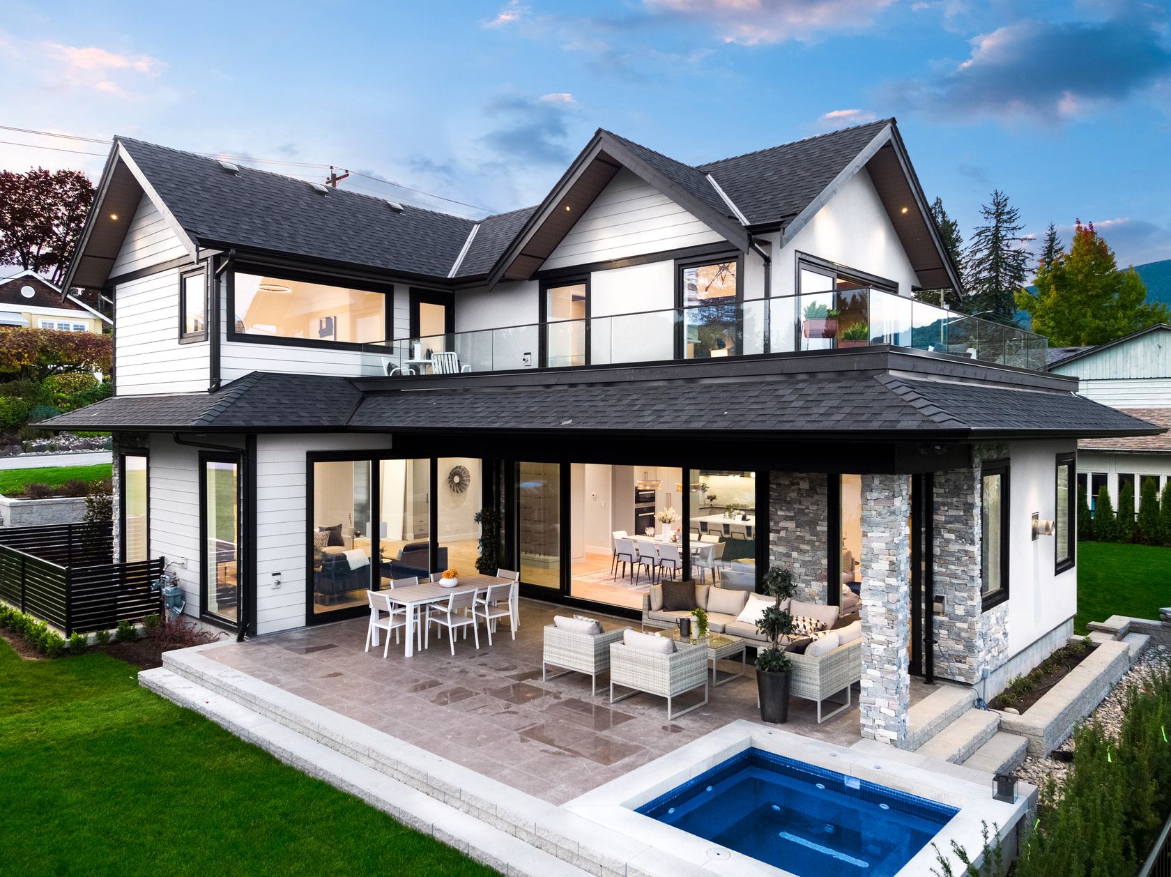 at 510 Roslyn Boulevard, Dollarton, North Vancouver