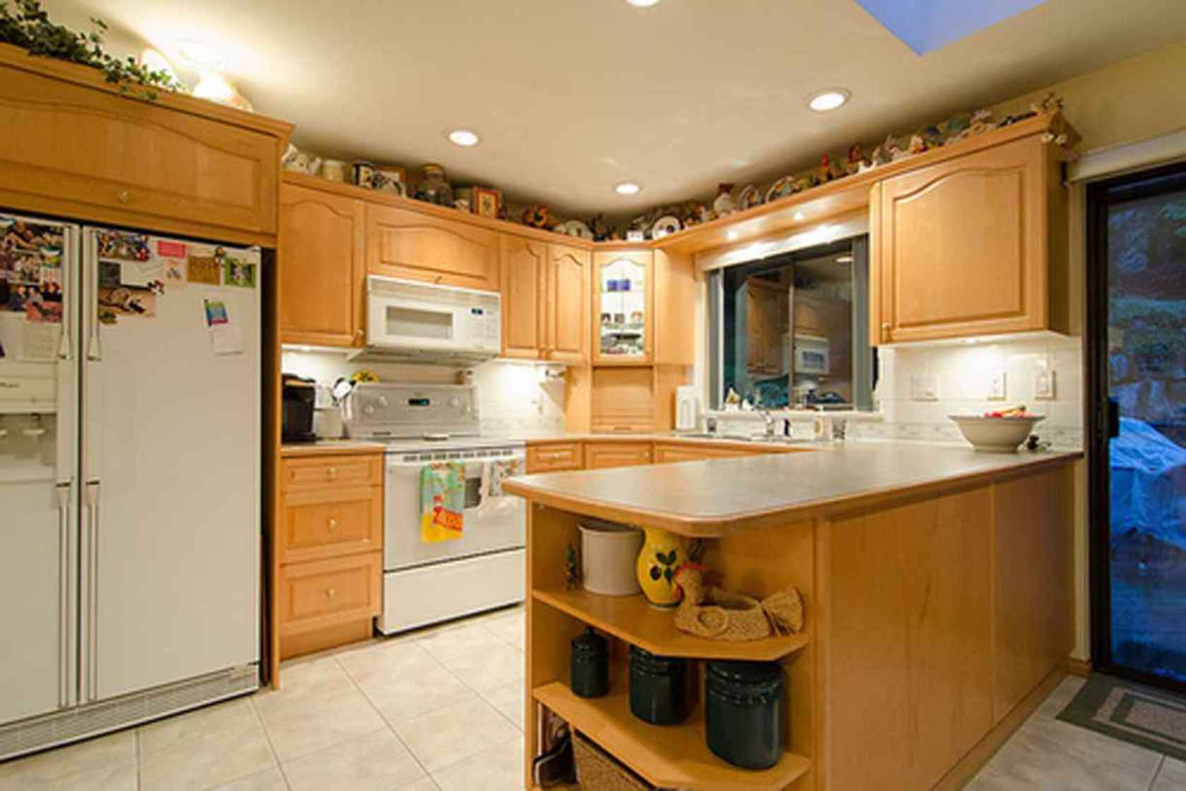 4277 at 3621 Mathers Avenue, Westmount WV, West Vancouver