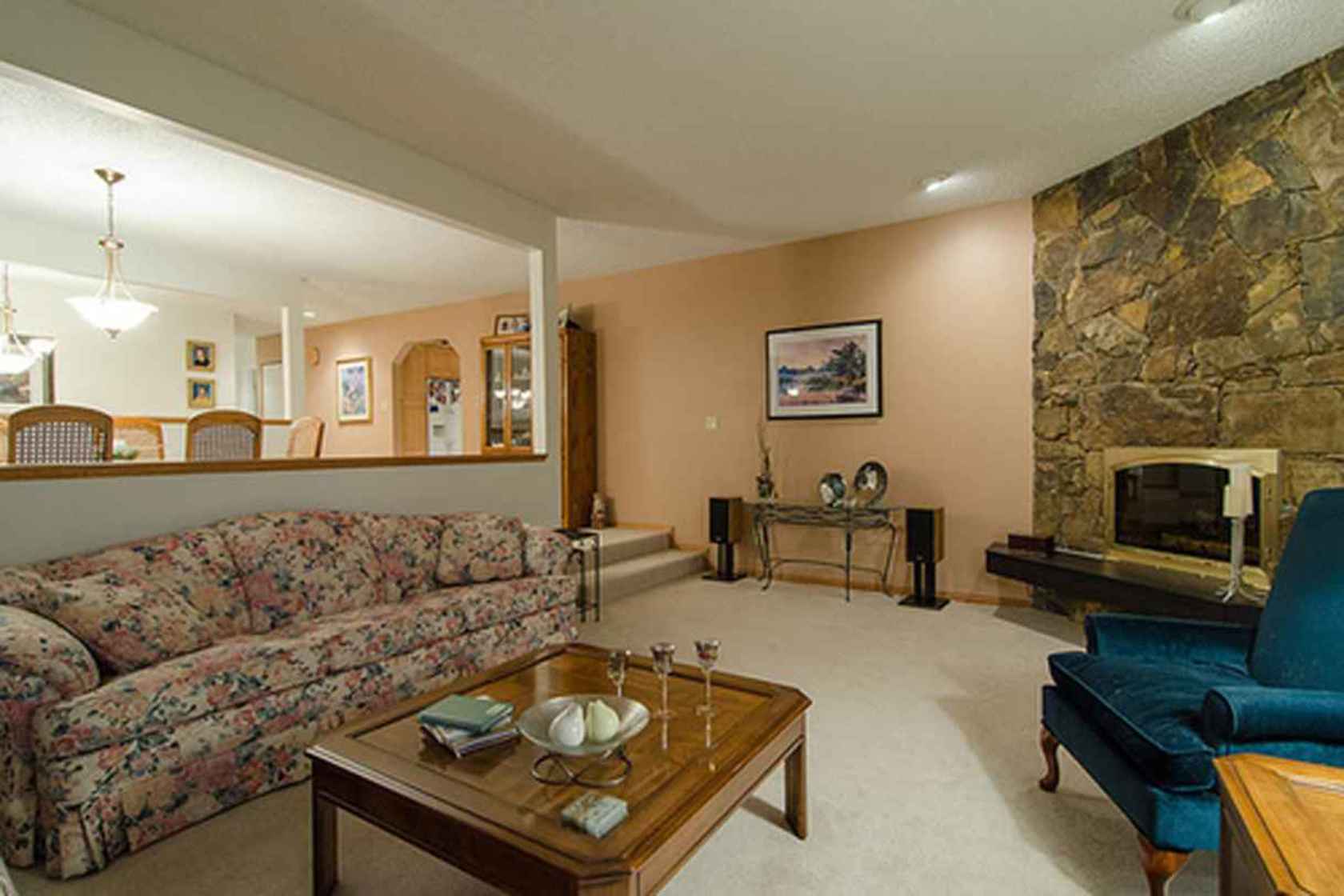 4287 at 3621 Mathers Avenue, Westmount WV, West Vancouver