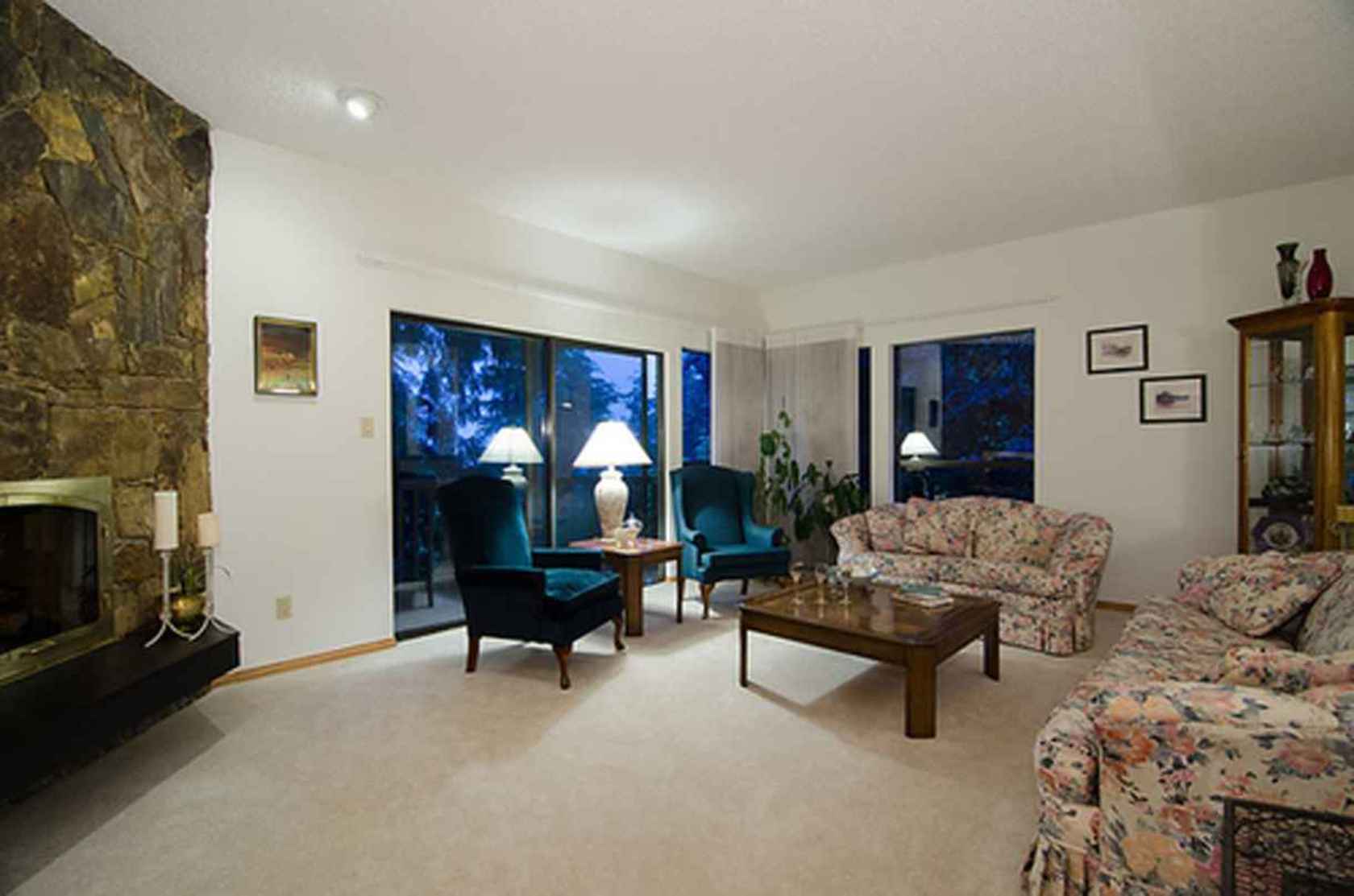 4288 at 3621 Mathers Avenue, Westmount WV, West Vancouver