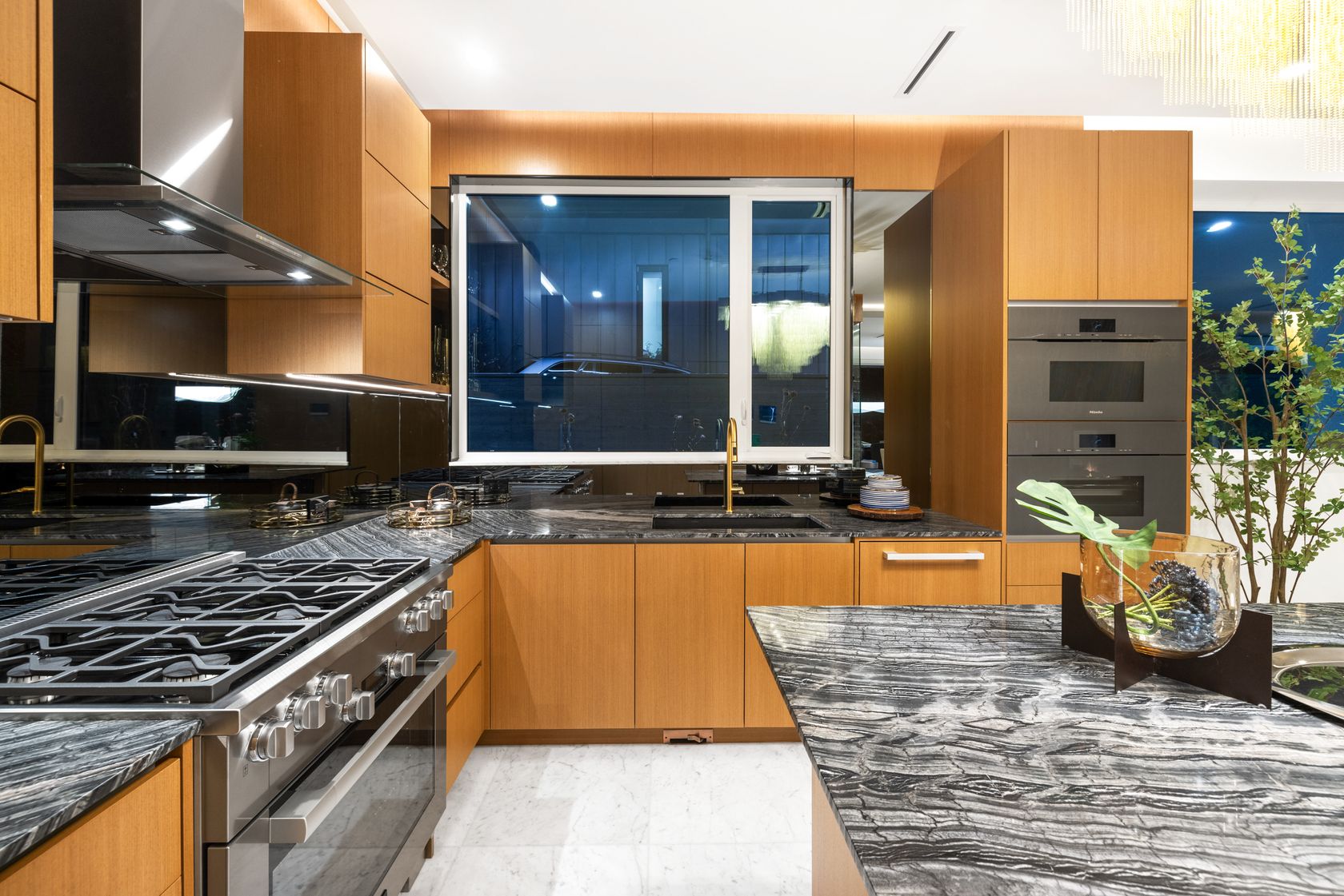 2495-mathers-ave-15-2 at 2495 Mathers, Dundarave, West Vancouver