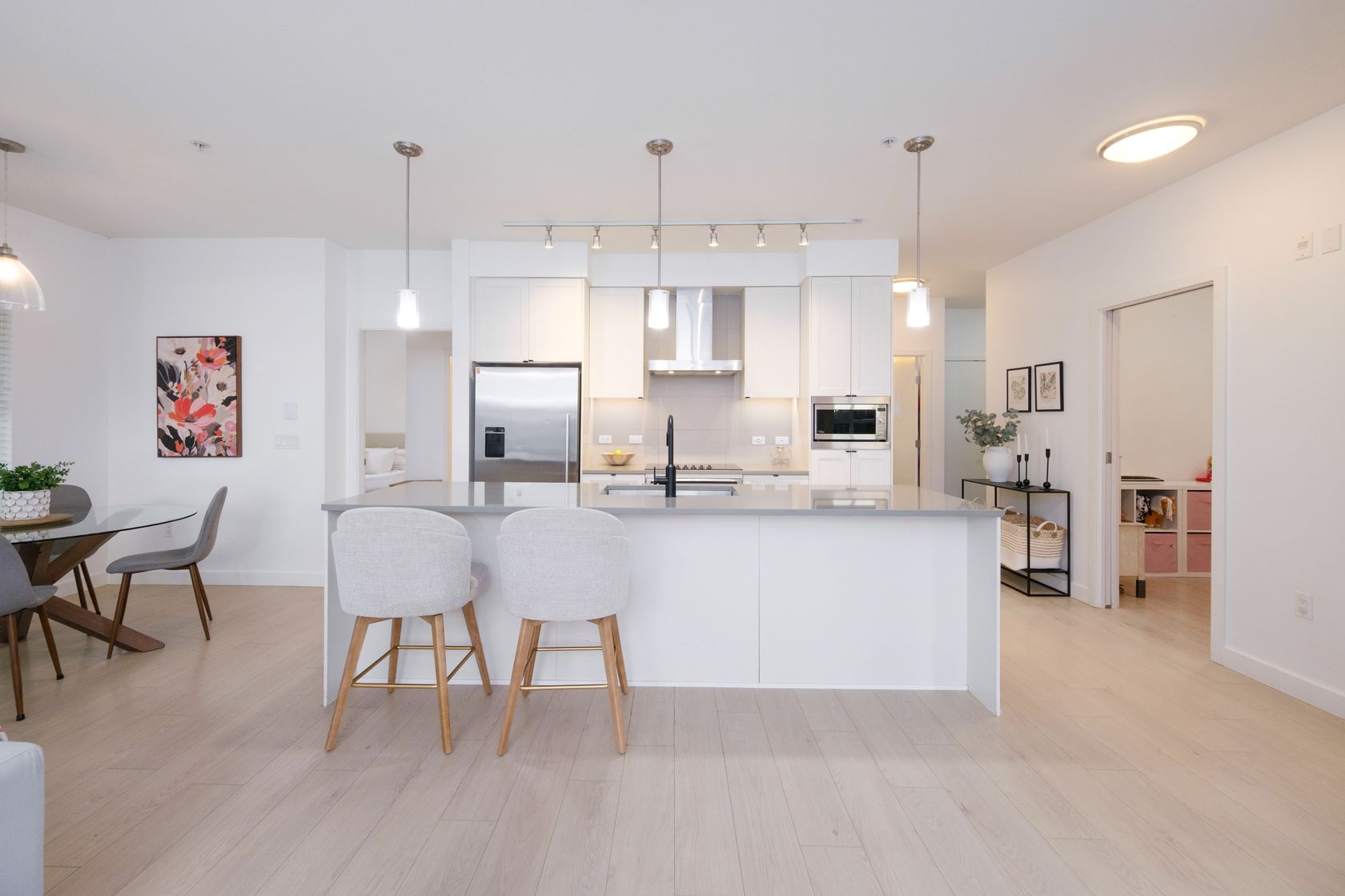 10-p-23 at 118 - 3205 Mountain Highway, Lynn Valley, North Vancouver