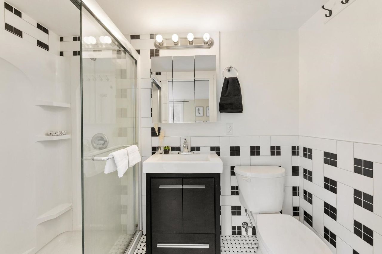 2635-w-5th-avenue-kitsilano-vancouver-west-11 at 2635 W 5th Avenue, Kitsilano, Vancouver West