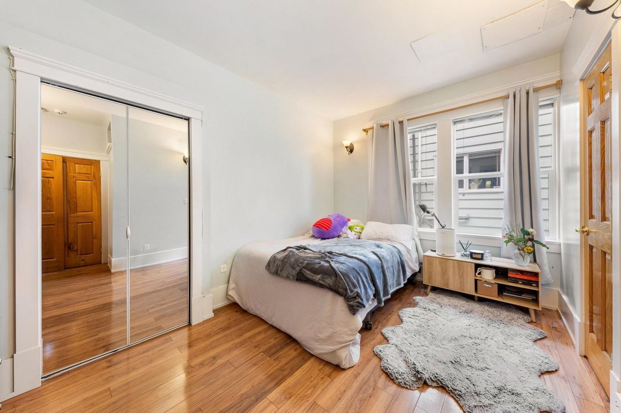 2635-w-5th-avenue-kitsilano-vancouver-west-19 at 2635 W 5th Avenue, Kitsilano, Vancouver West